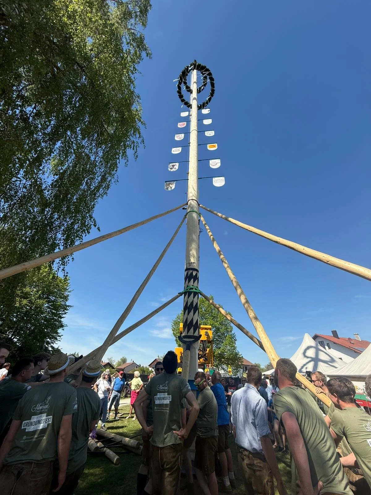 Maibaum Kraiburg 2.jpeg