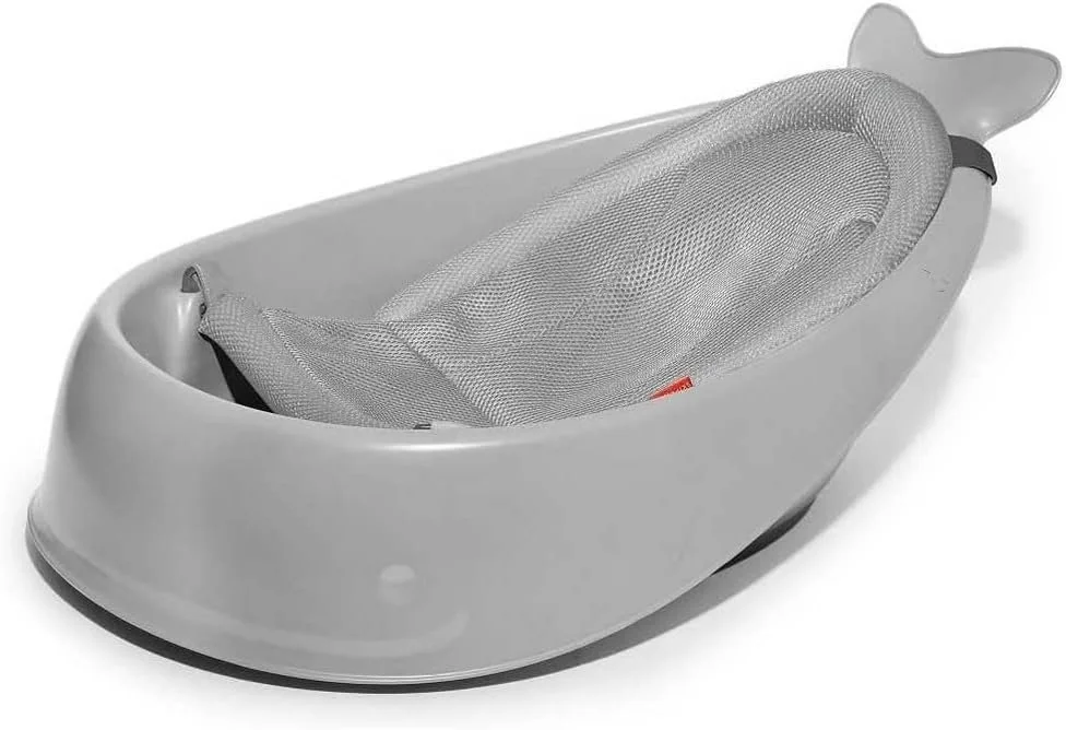 Baby bath that grows with your baby, perfect for newborns as you don't have to hold them