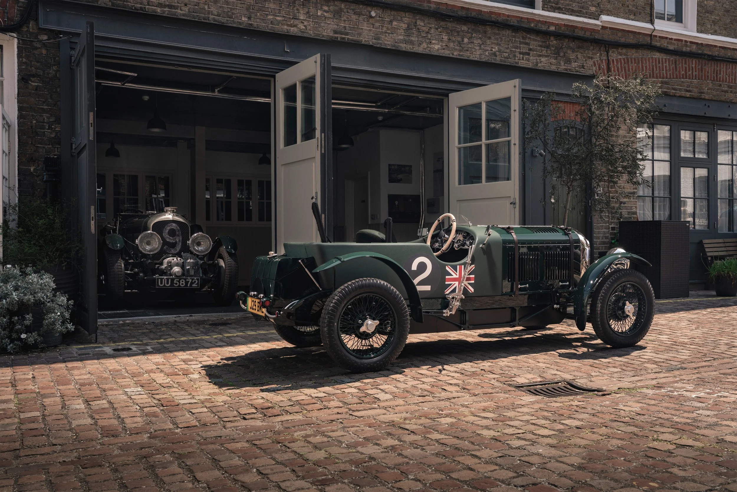 Bentley Debuts 85% Scale ‘Blower Jnr’: Fusing Heritage with Innovative Craftsmanship