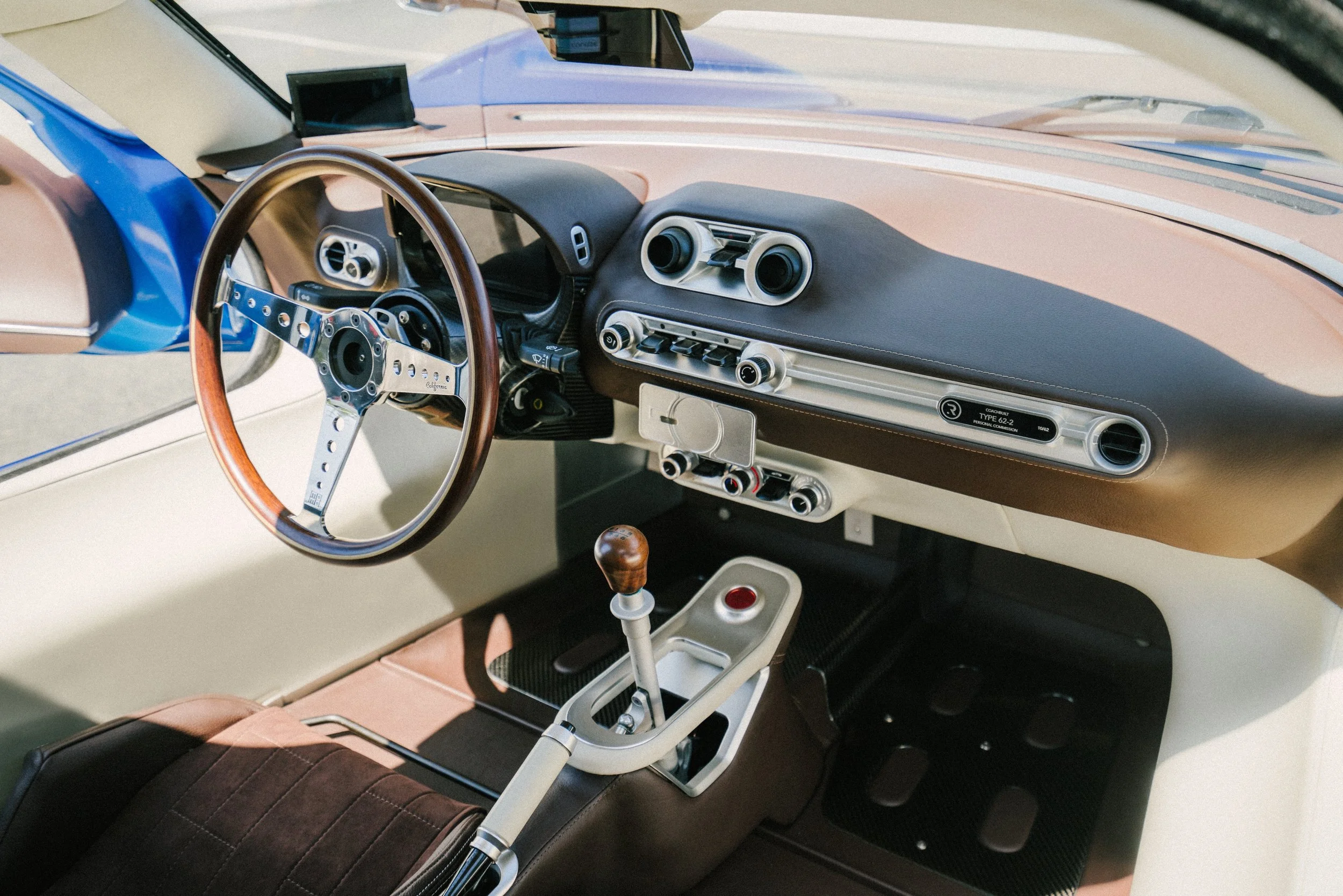 RadfordMotorsdeliversitsfirstType62-2PersonalCommissioncustomercaratMontereyCarWeek_Interior_01.jpg