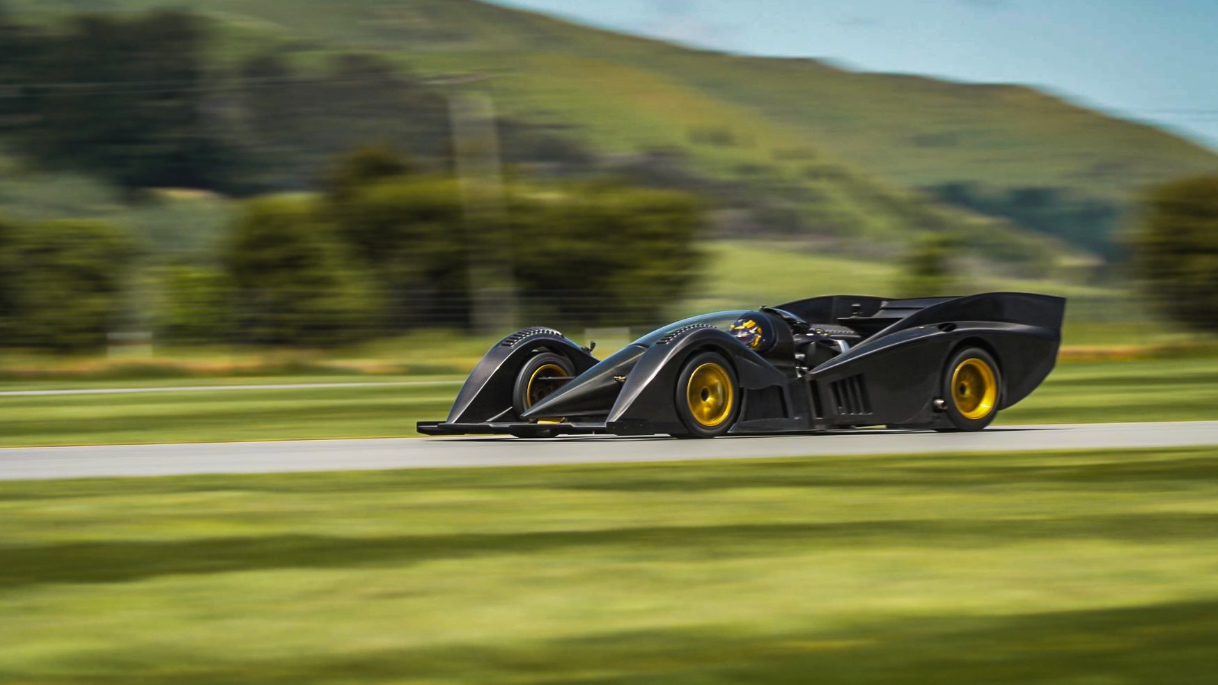 Rodin_Cars_FZERO_prototype_lights_up_the_track_for_its_first_circuit_outing.jpeg