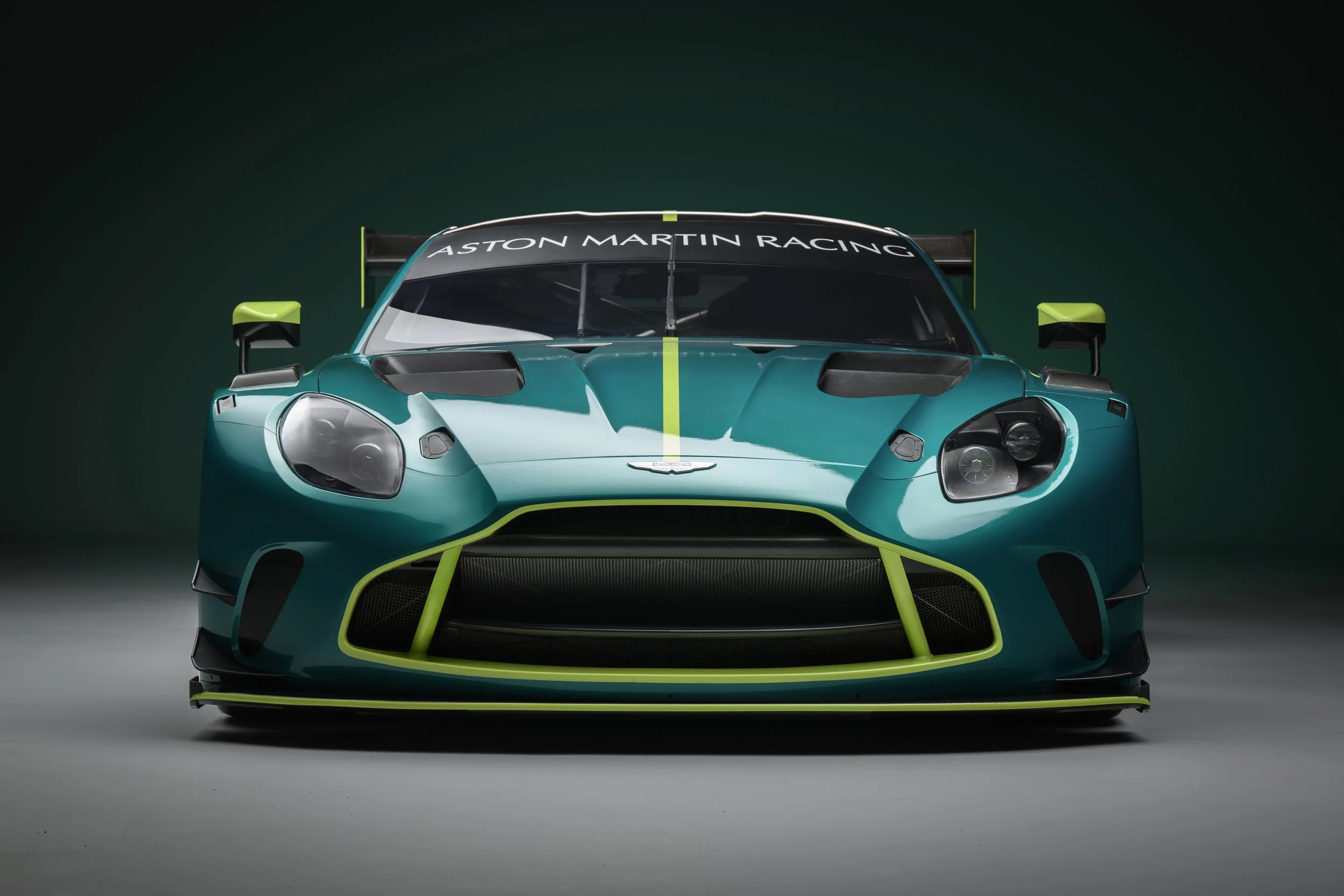 Aston Martin Vantage GT3: Redefining Elite GT Racing Performance