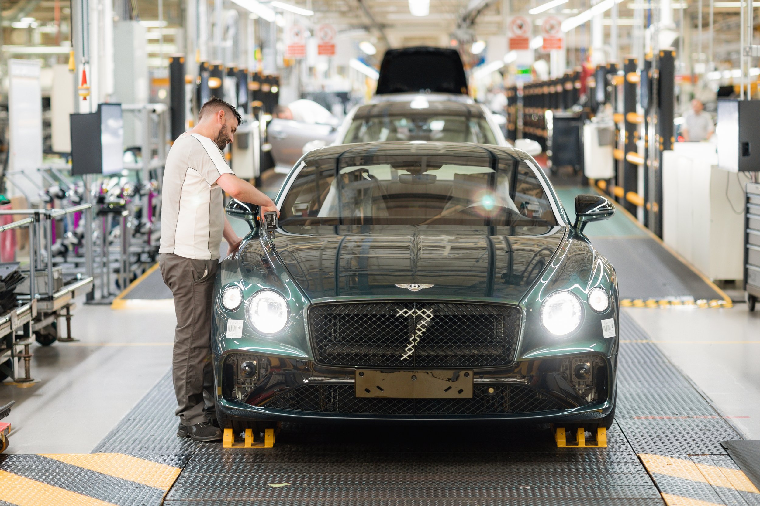 Bentley Motors Announces Stellar 2023 Results, Boosted by Luxury Personalisation Demand