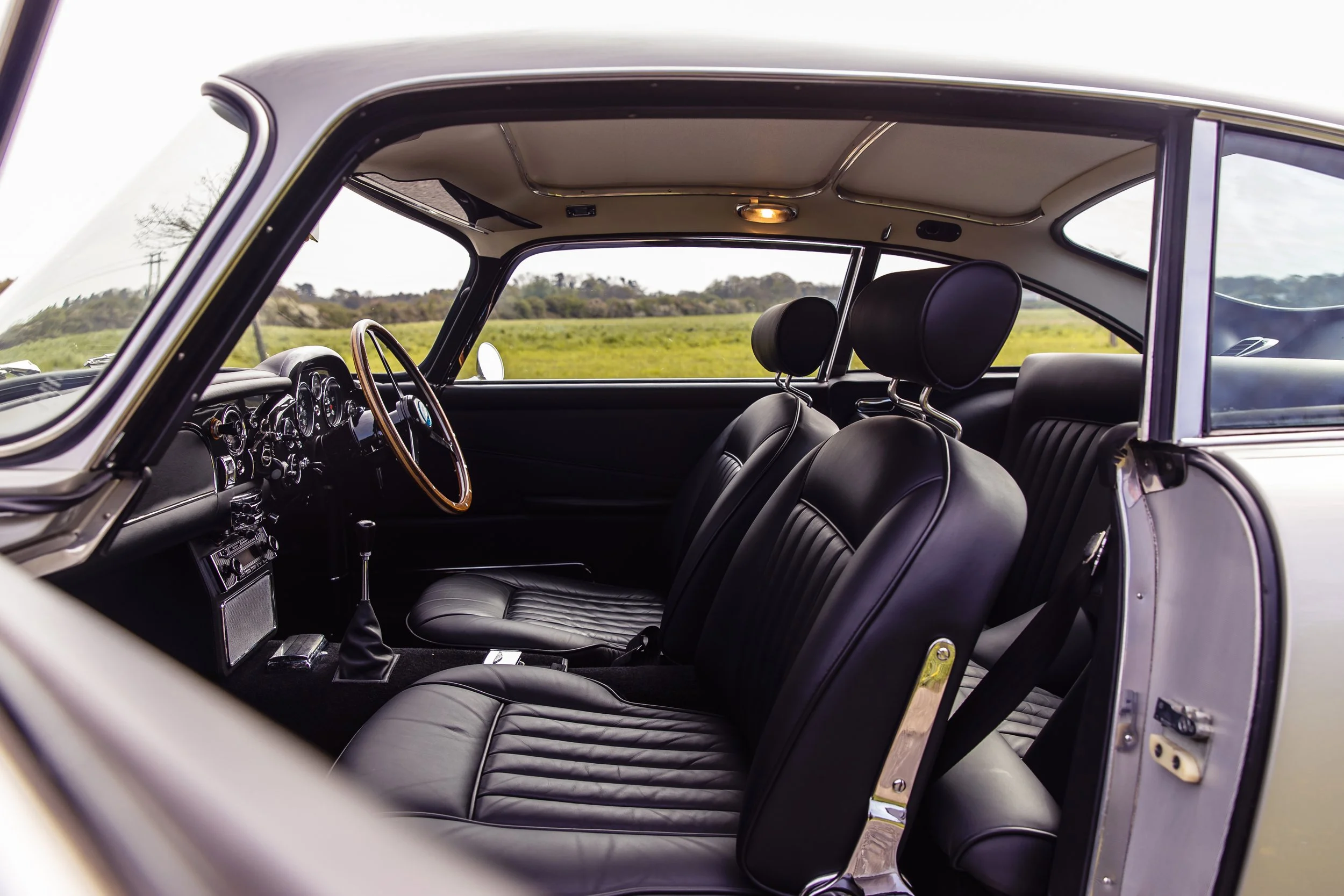 DB5-2352.jpg
