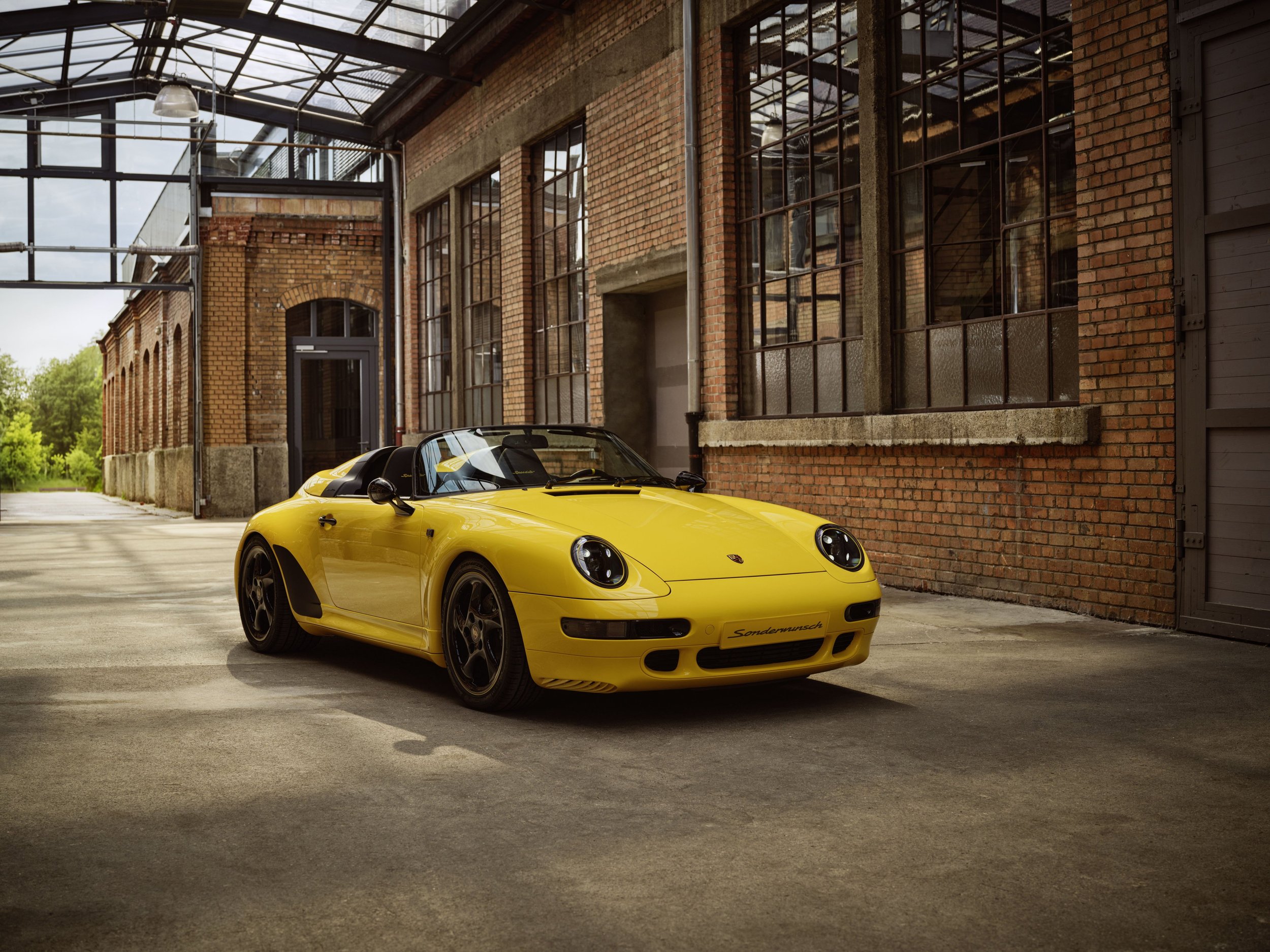 Crafting the Ultimate Porsche Speedster with Designer Luca Trazzi