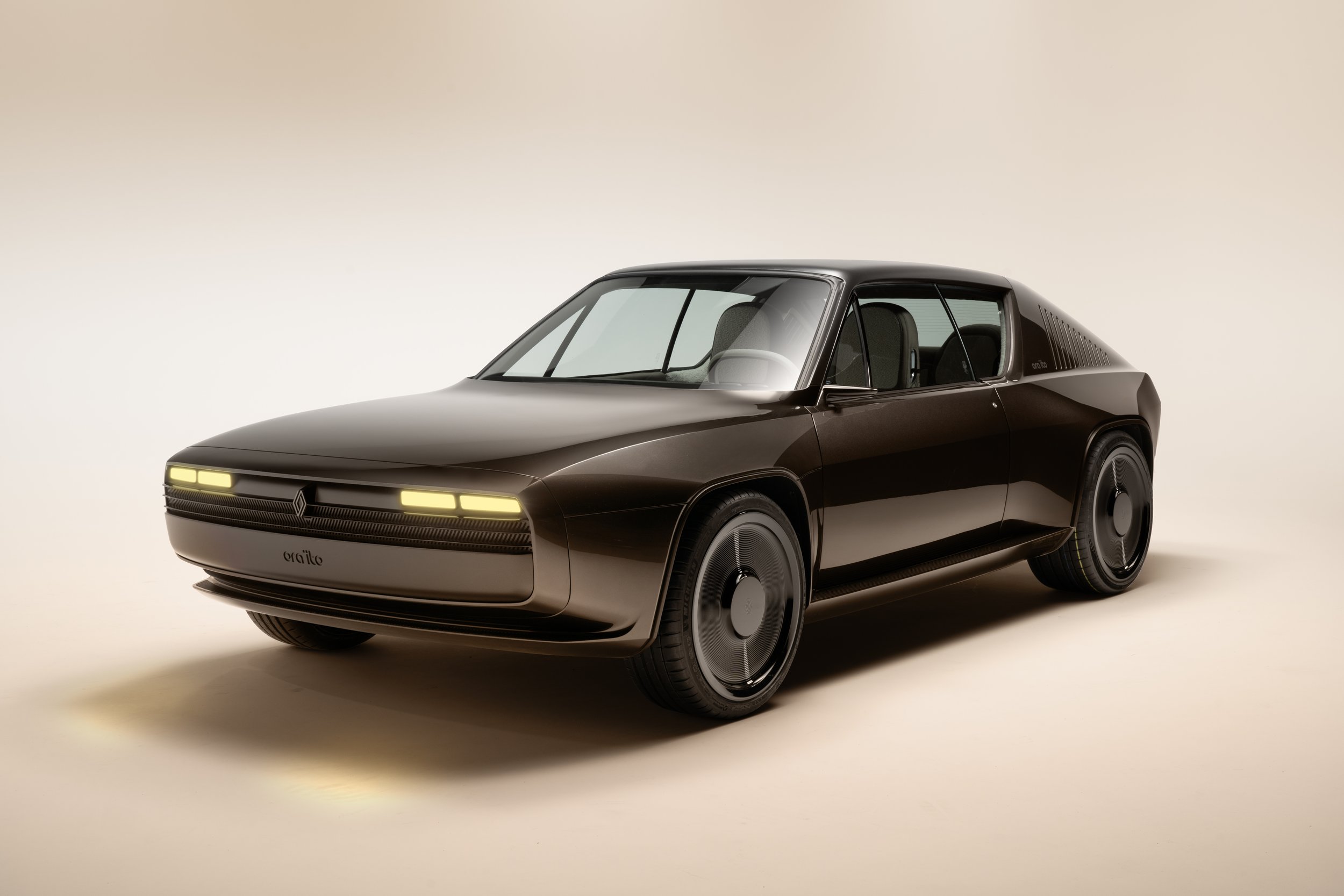Renault R17 Electric Restomod by Ora Ïto: Reviving Retro for the Modern Age