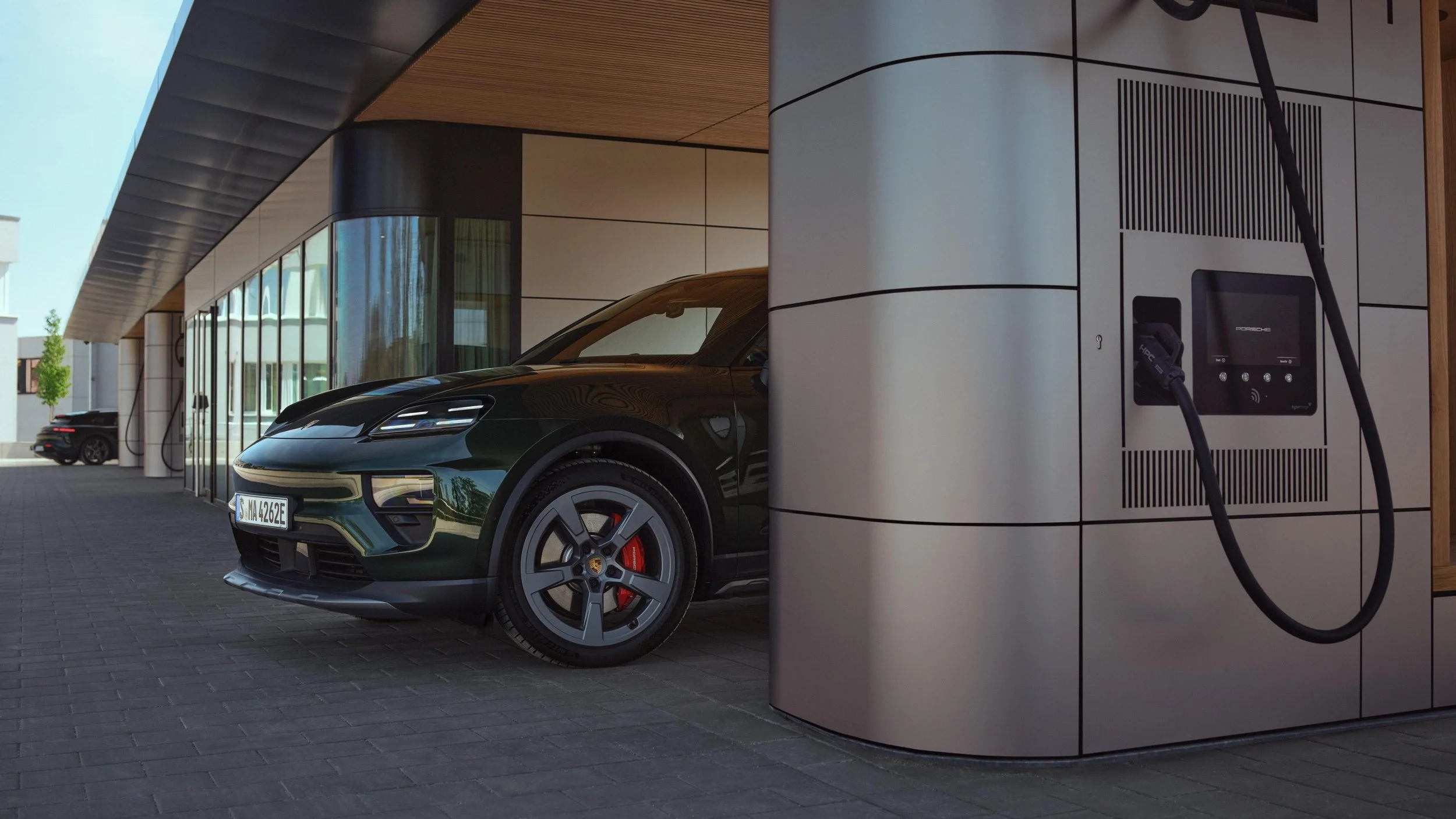 Porsche opens Leonberg Charging Lounge with 400 kW boost