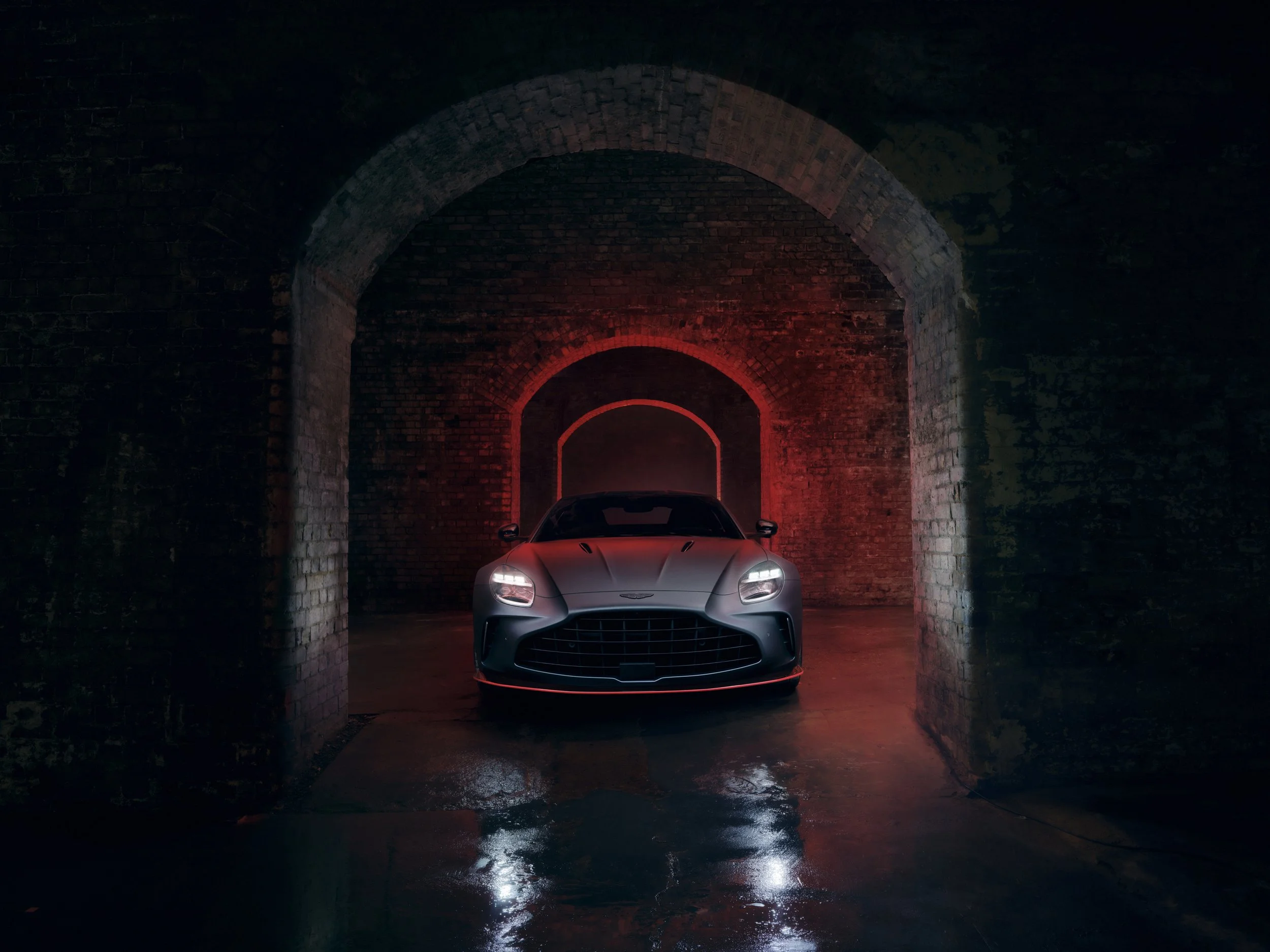 Aston Martin Vantage S (6).jpg