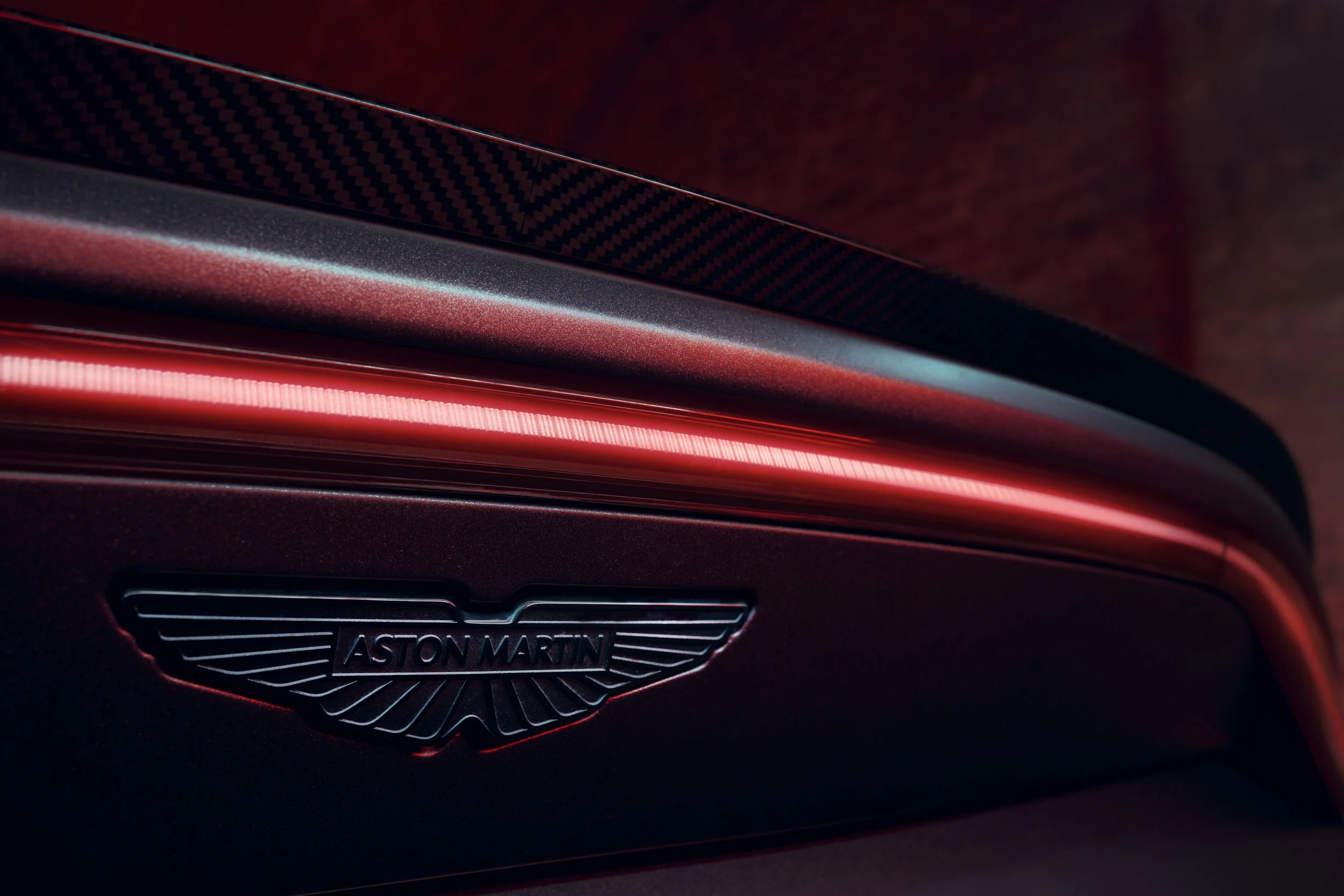 Aston Martin Vantage S (17).jpg