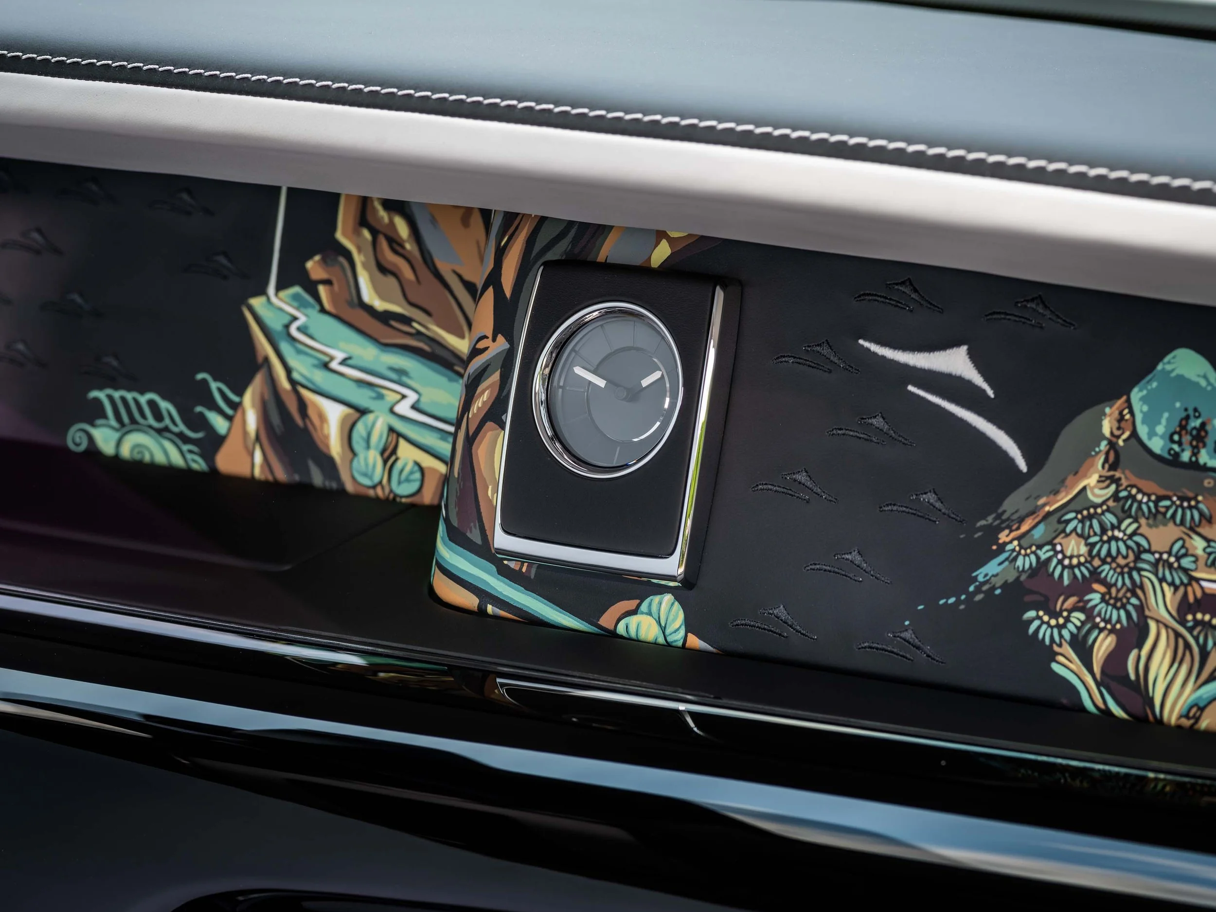 Rolls‑Royce Dunhuang‑Inspired Bespoke Cars Unite Heritage