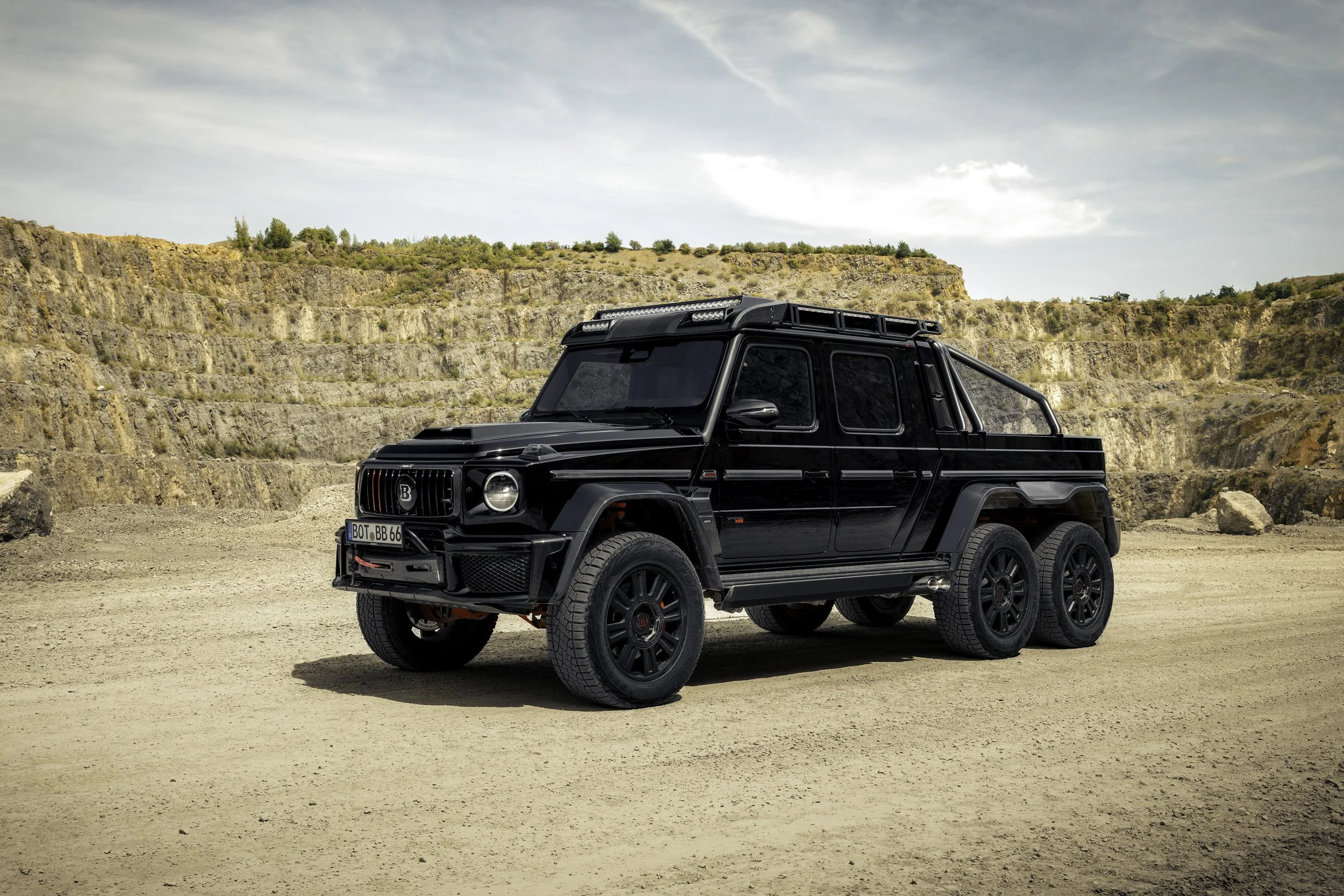 BRABUS XLP 800 6x6_G 63_W 465_On Location (2).jpg