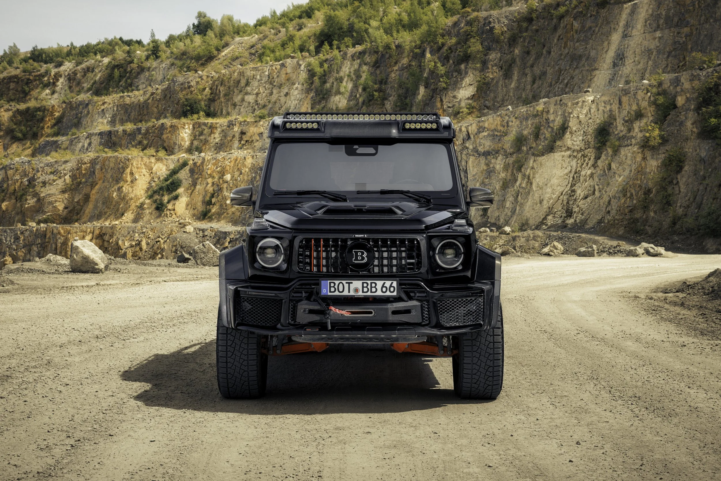 BRABUS XLP 800 6x6_G 63_W 465_On Location (3).jpg