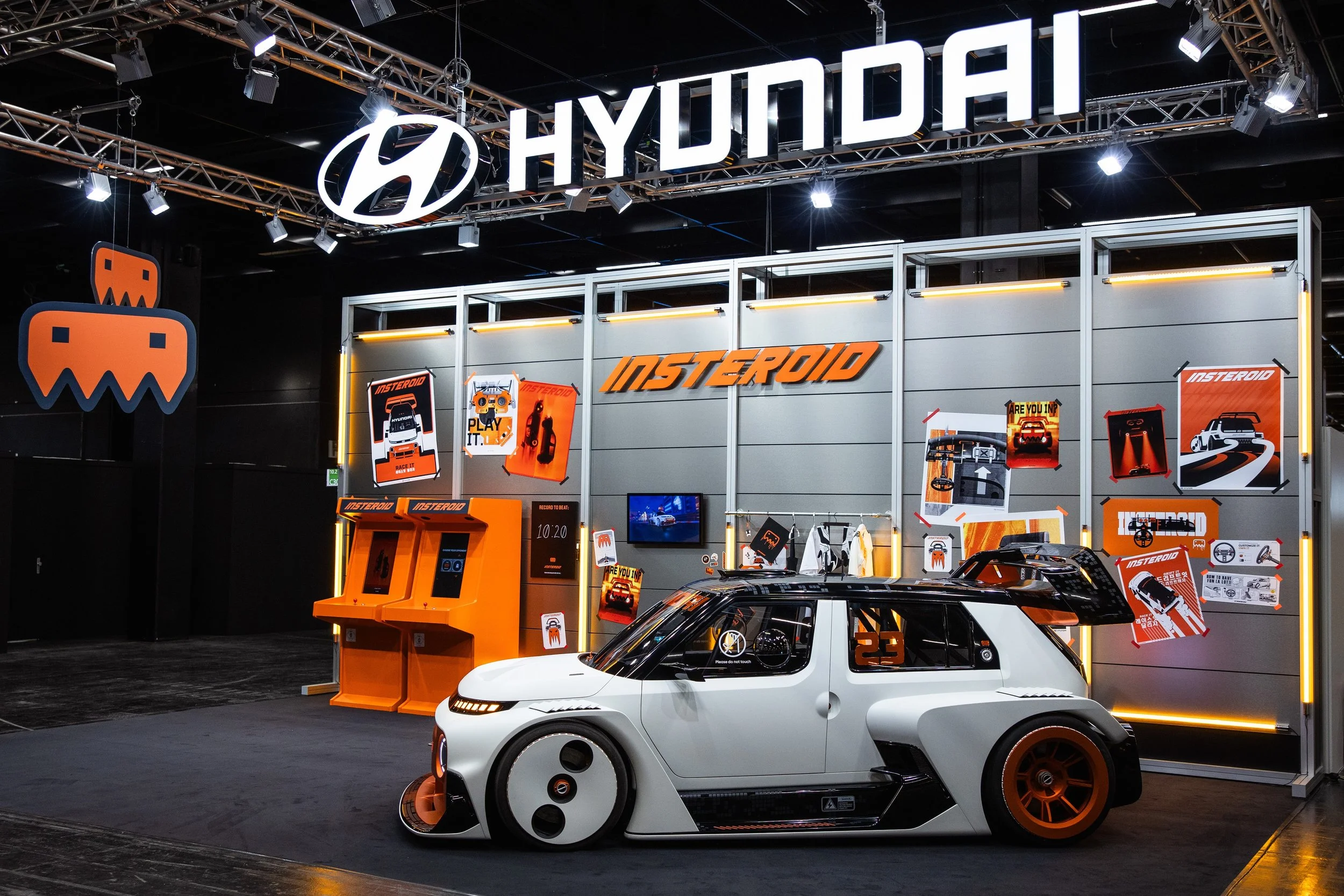68157-HyundaiMotorBringsRetroArcadeFunWithINSTEROIDConceptCartogamescom2025.jpg