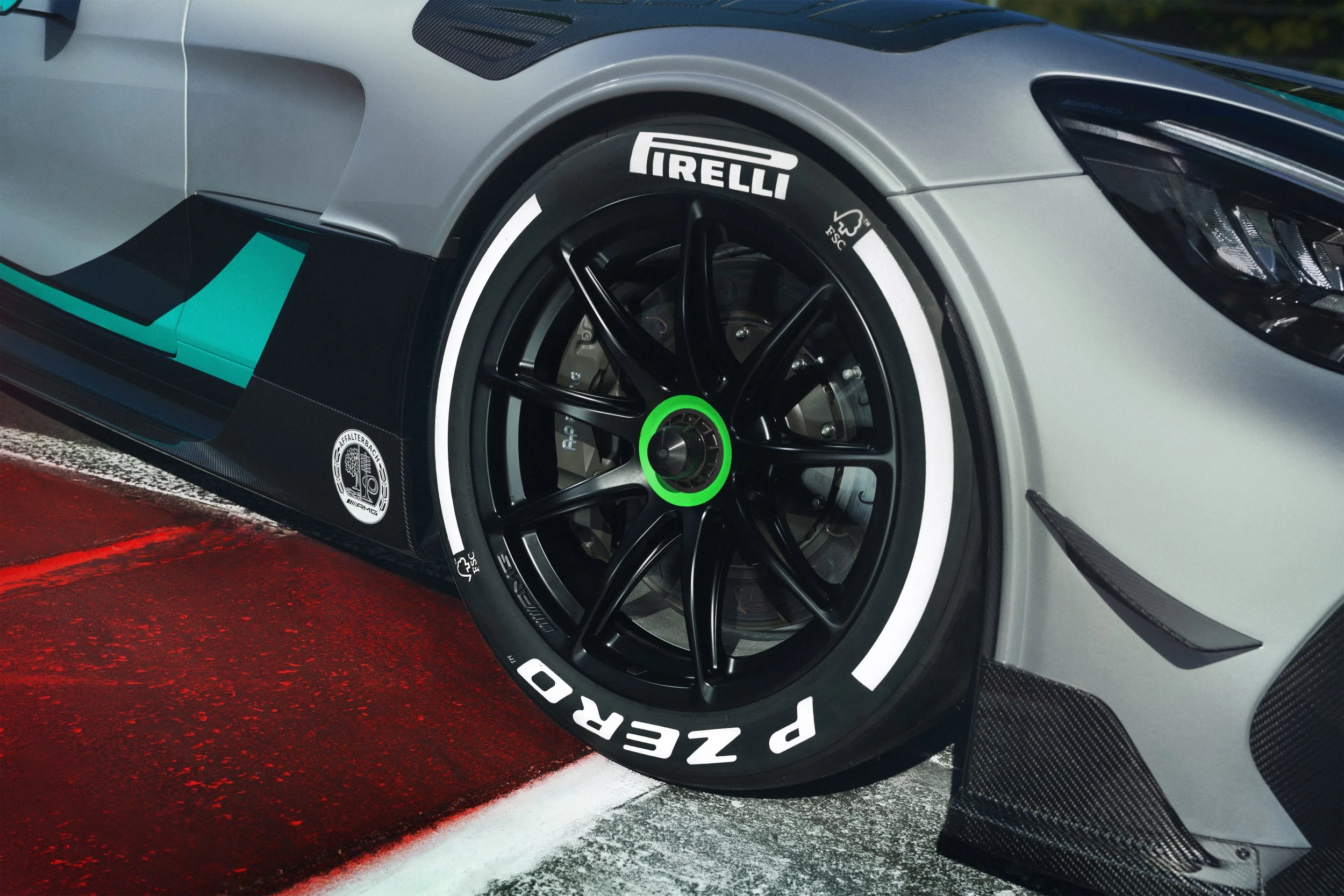 PI_Mercedes_AMG_20250904_GT2EditionW16_08.jpg