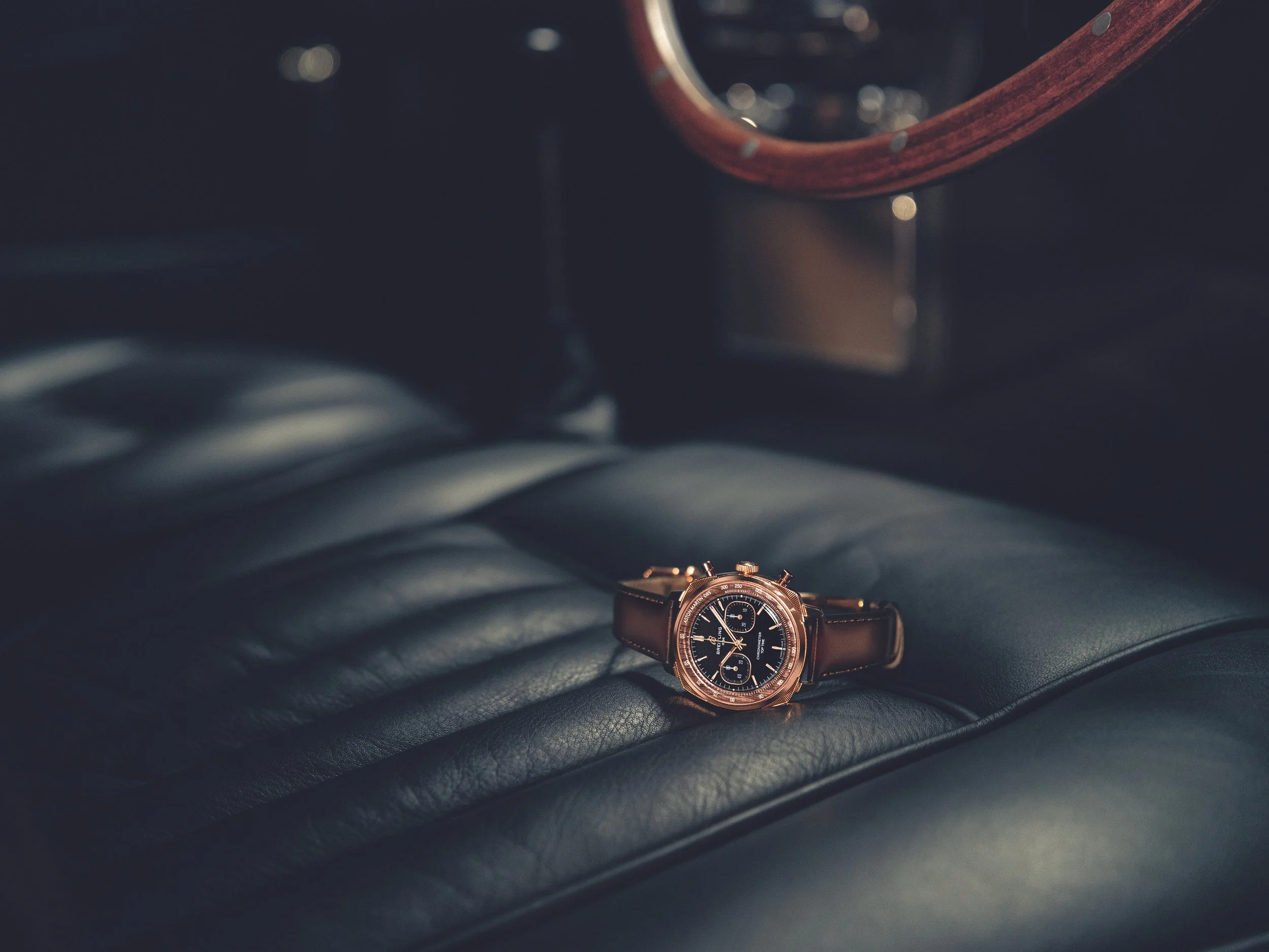 07_Breitling Top Time B01 Chronograph 41 Tribute to Aston Martin DB5_RB0178131B1X1_CMYK.jpg