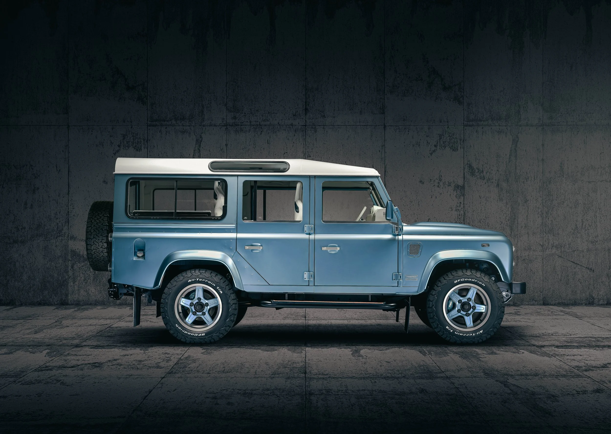 Twisted Reveals Hyperion Blue Land Rover Defender at Bridge X