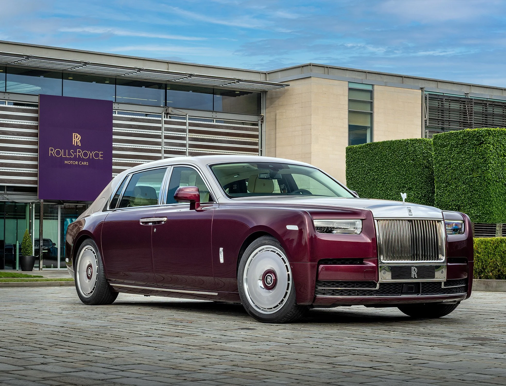 Rolls-Royce Phantom Hummingbird: Abalone Marquetry First