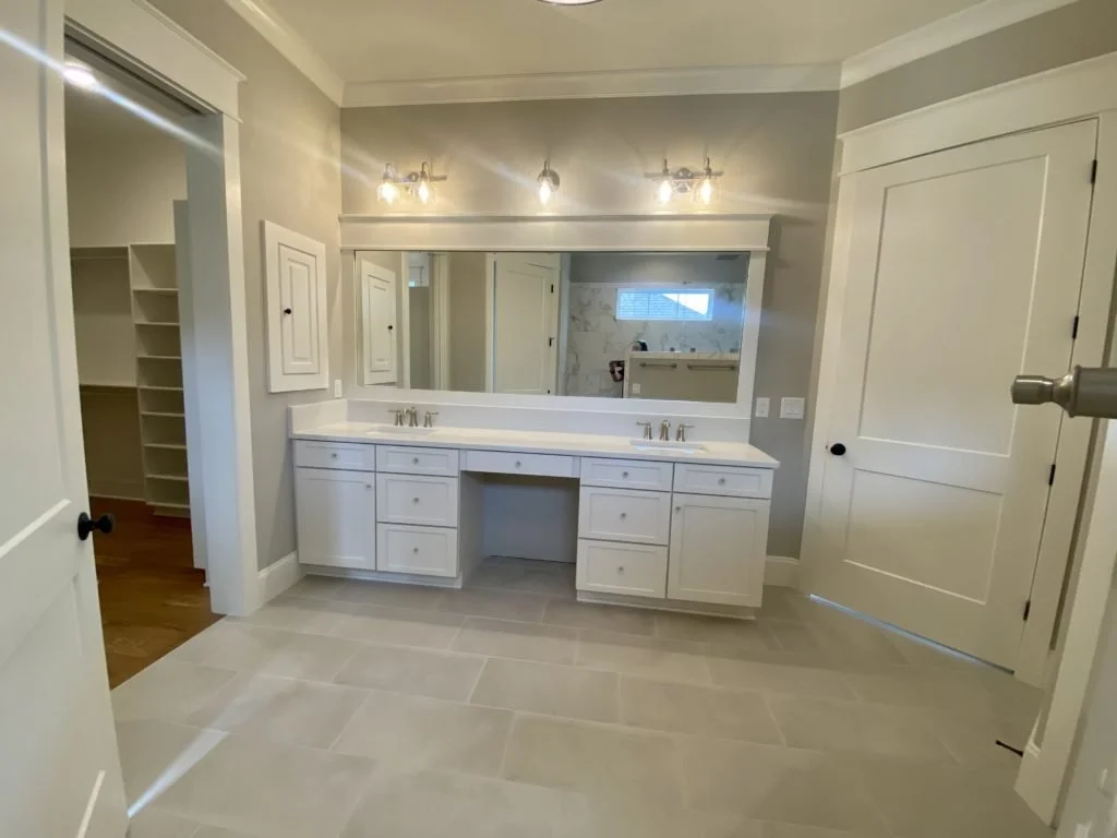 BATHROOM (1).jpg
