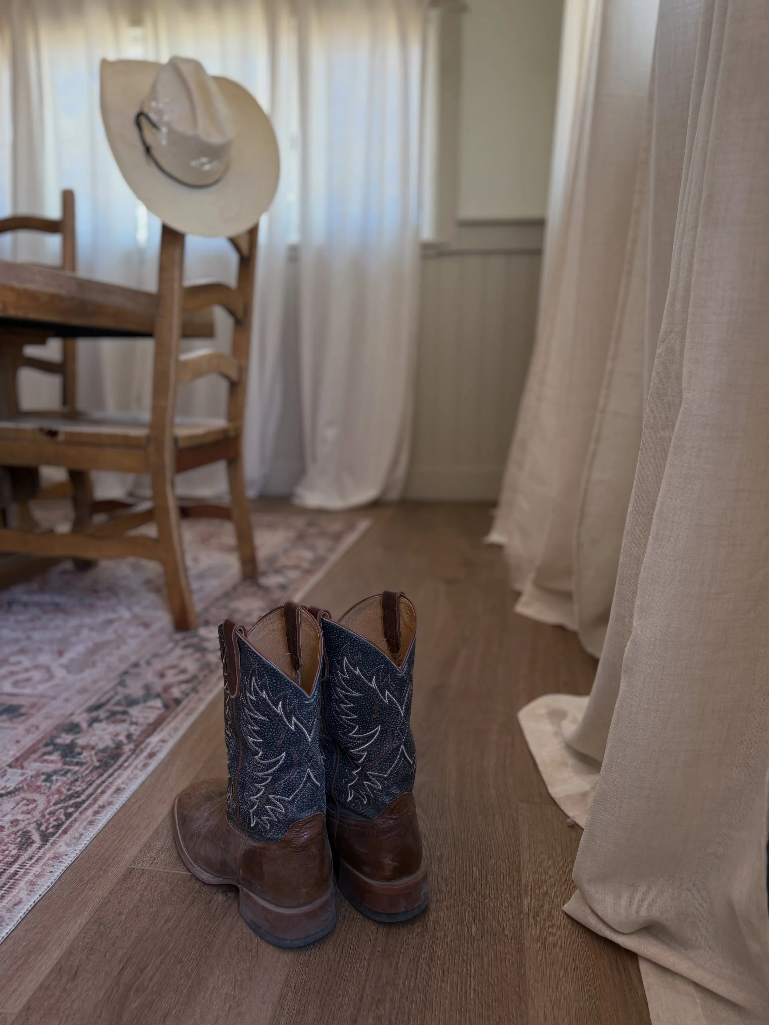 Cowboys welcome. #willcox #willcoxwines #winesofwillcox #explorecochise #willcoxaz