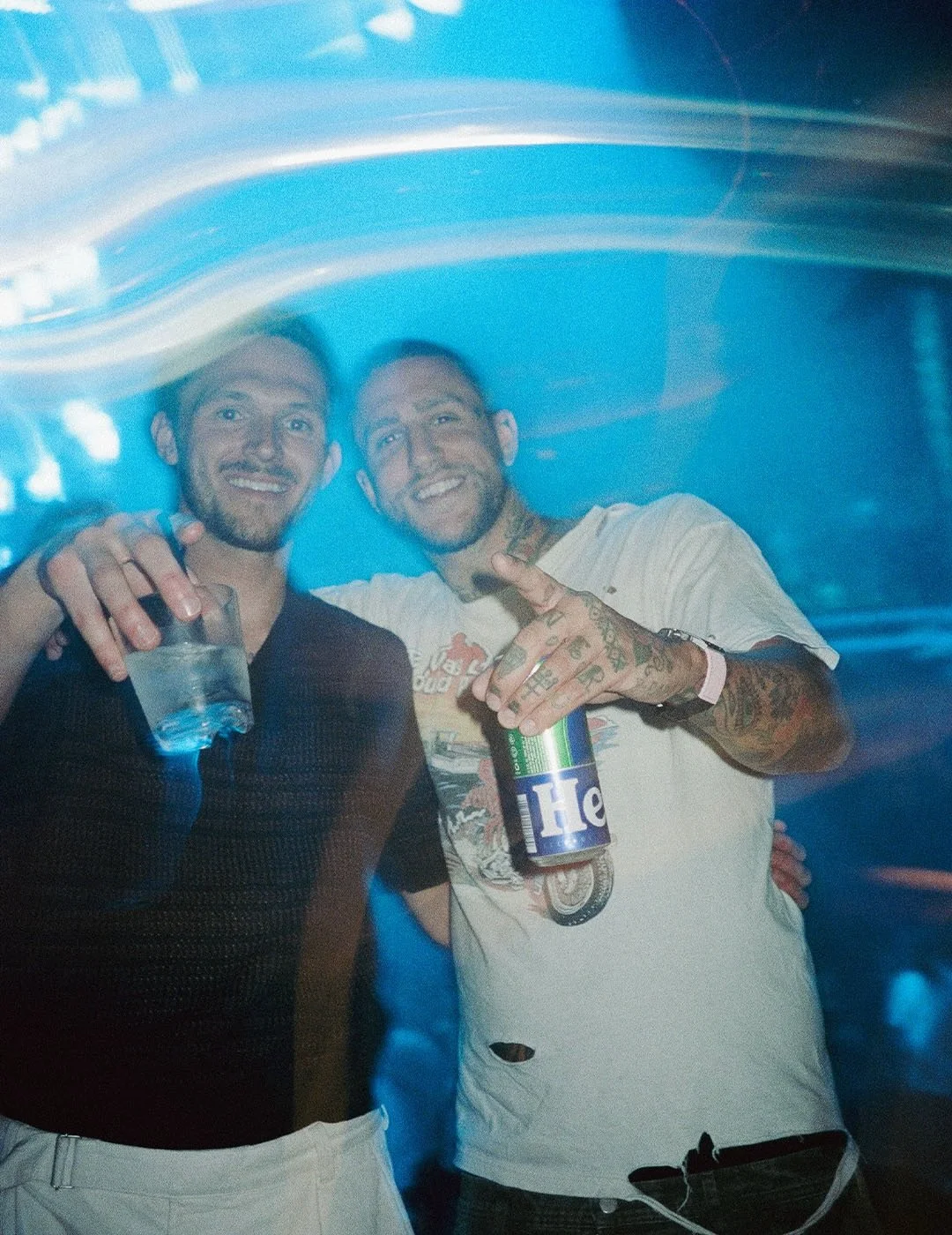 Vegas diaries pt2
Me + Fred 🔒 

The bellagjo ⛲️ 

The squad. 

@davidcornell28 + Fred 

City lights and airport reunions.