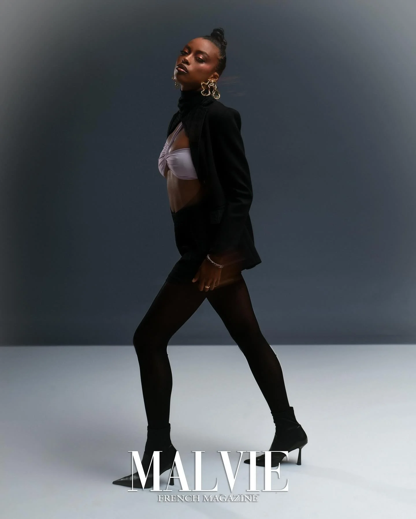 Our SAIA earrings as seen in  MALVIE MAIN ISSUE 52. Earrings now available online 💫
.
.
.
Stylist: @freedomofwear
Photographer: @alicecips
Model: @chloescook
Hair Stylist: @lilianmhair 
MUA: @marcisaucedonyc
.
.
.
#scylaboyerjewelry #jewelry #earrin