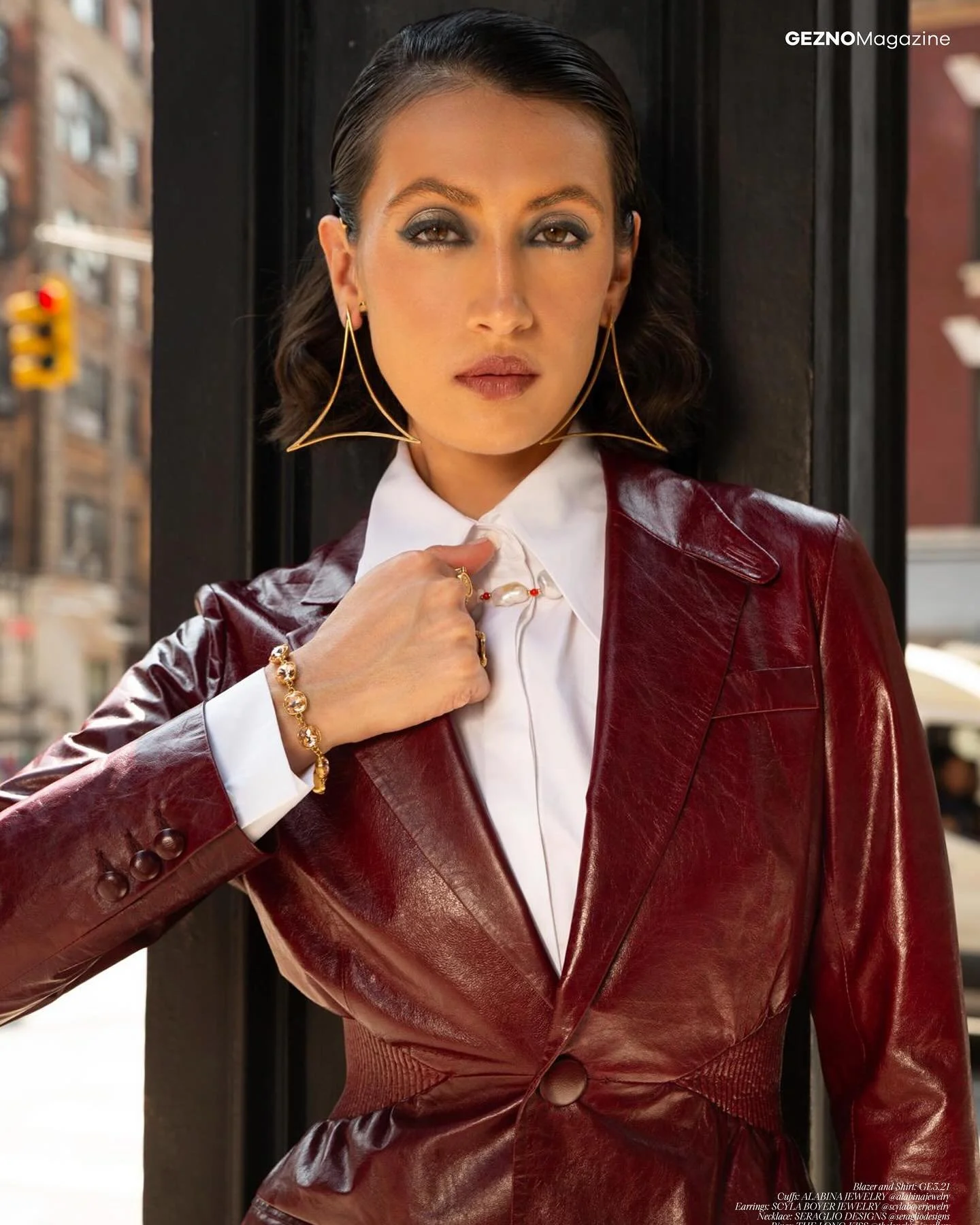 Our SELA earrings as seen in the Genzo Magazine 🌊 Earrings now available online 💫
.
.
.
Stylist: @freedomofwear
Photographer: @ellashopiafashion
Talent/Model: @laurenashleym
MUA: @coleen_singson 
Hair Stylist: @aliya.probeauty
.
.
.
#scylaboyerjewe