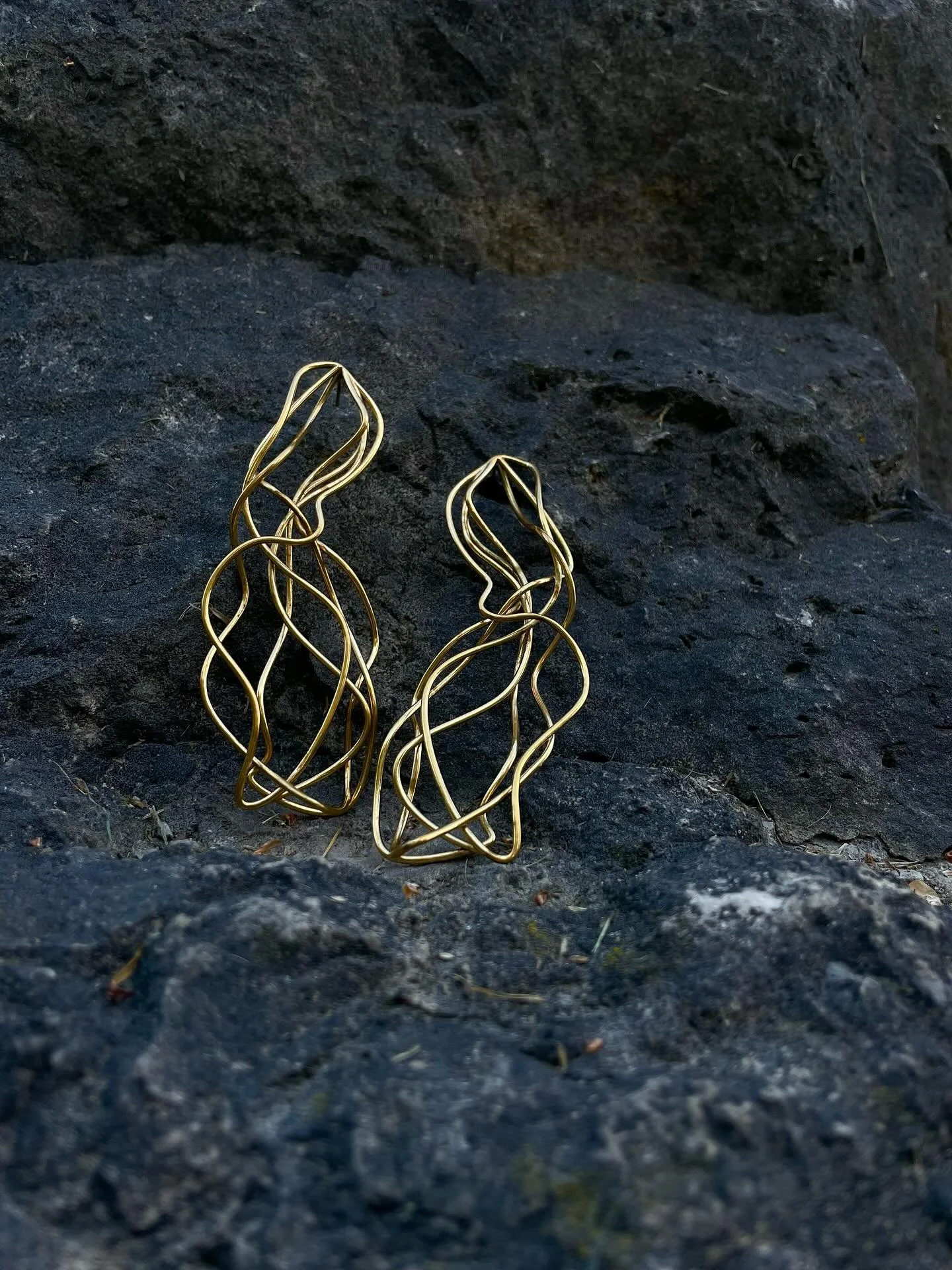 Make a statement with our MARI earrings, now online 💫 
.
.
.
scylaboyerjewelry #jewelry #earrings #statementearrings #goldearrings  #statementjewelry #art #design #jewelrydesigner #fashion #style #fashionmagazine #editorial #shop #finejewelry #acces