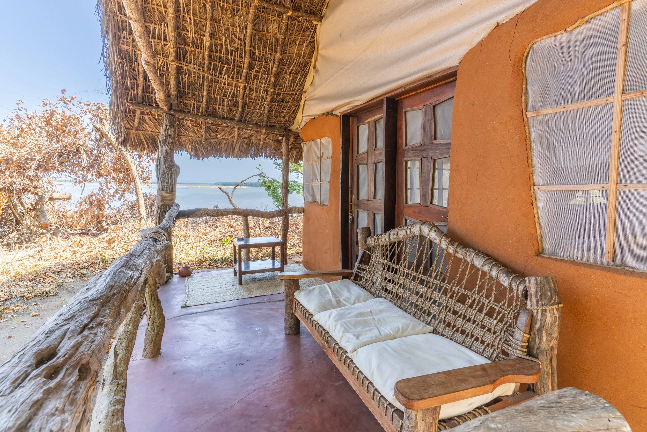 Riverview Banda Outside 4.jpg