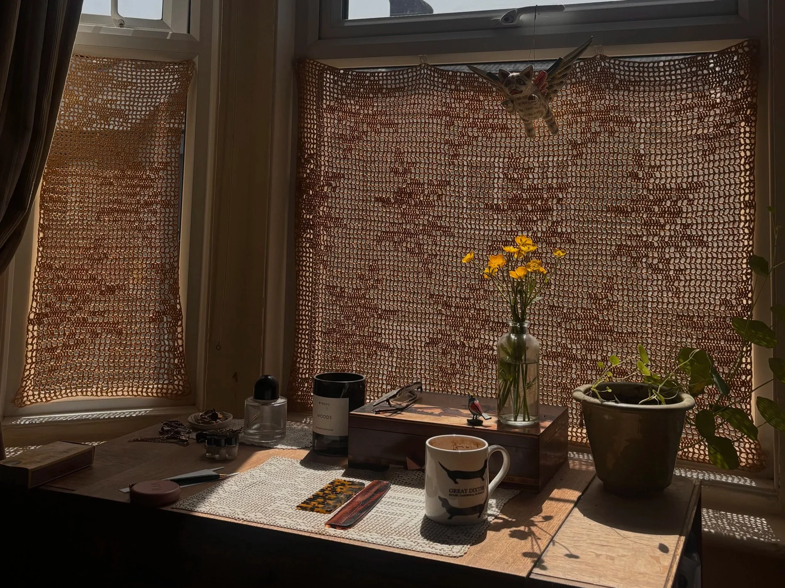 Crochet lace raffia window covering