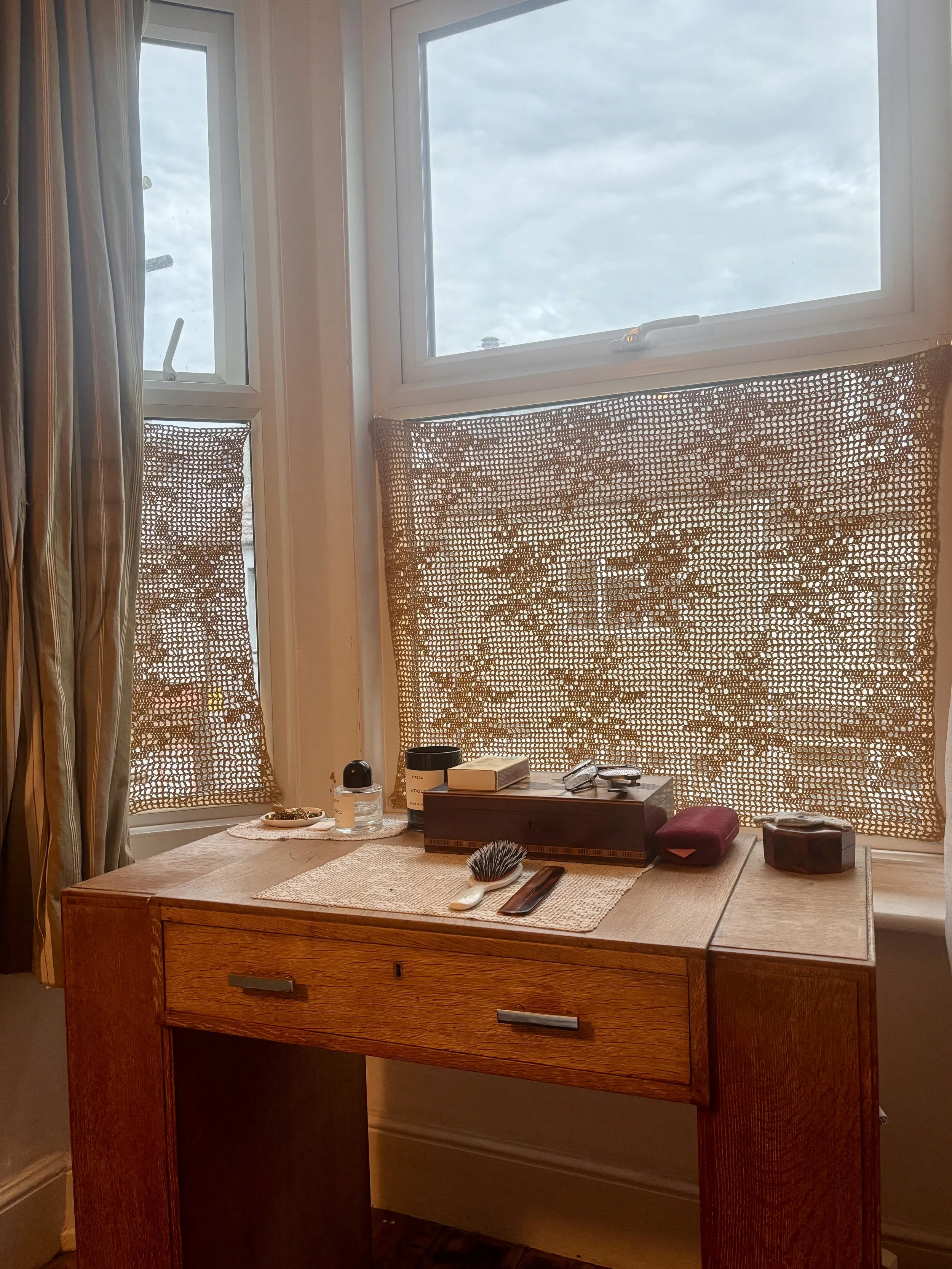 Crochet lace raffia window covering