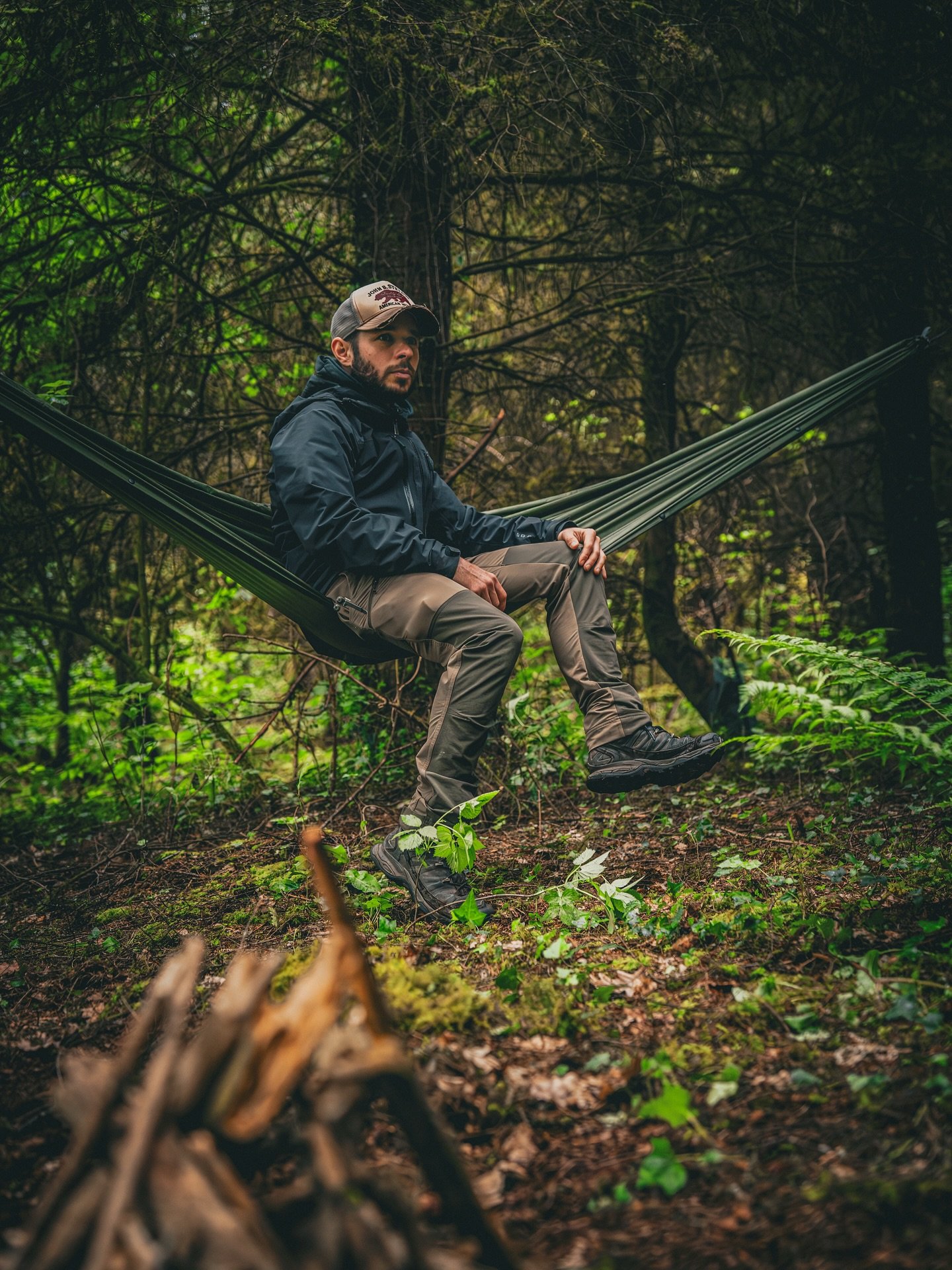 Il y a quelque temps, la jeune marque fran&ccedil;aise Trail Hoppers nous a propos&eacute; de tester La Cape, une solution audacieuse et innovante 3-en-1 qui promet de r&eacute;pondre &agrave; divers besoins avec une seule pi&egrave;ce d&rsquo;&eacut