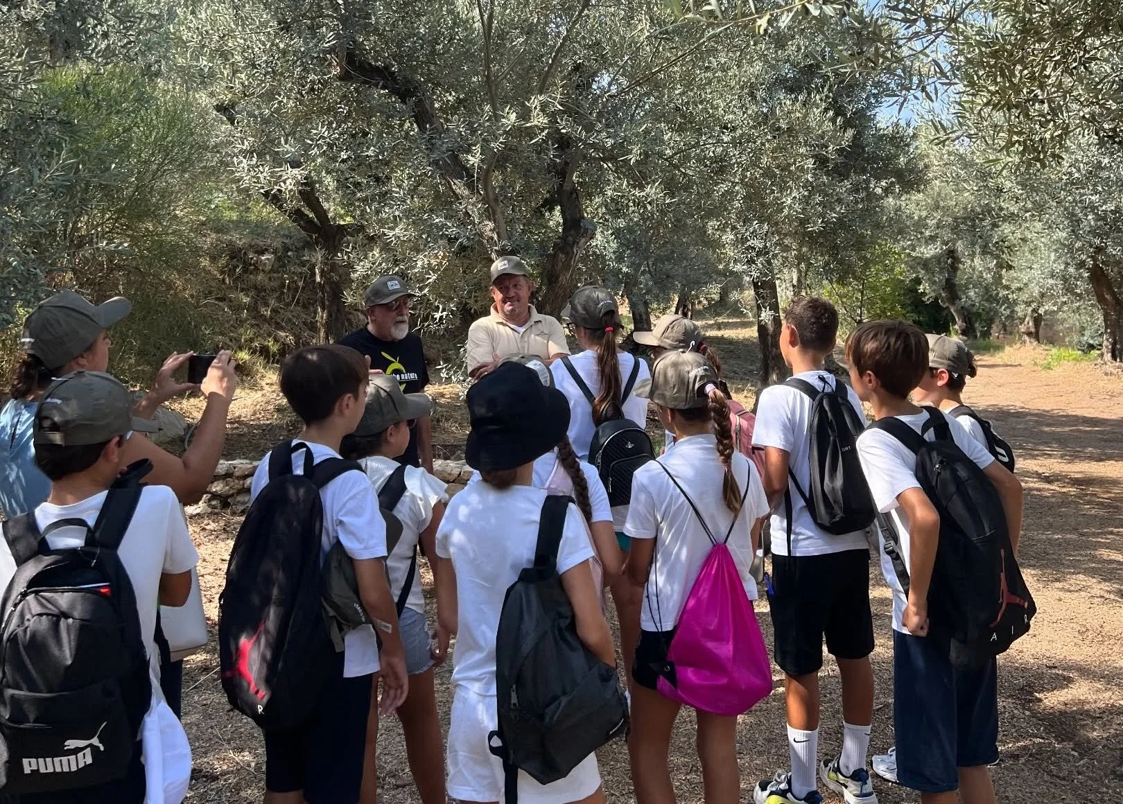 Anacapri, a lezione tra gli ulivi: così i bambini scoprono e difendono la biodiversità dell'isola