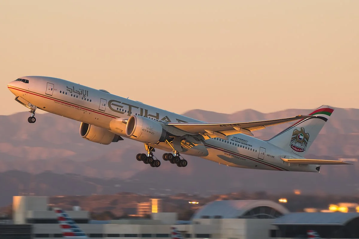 B77L-A6-LRE-EY.jpg