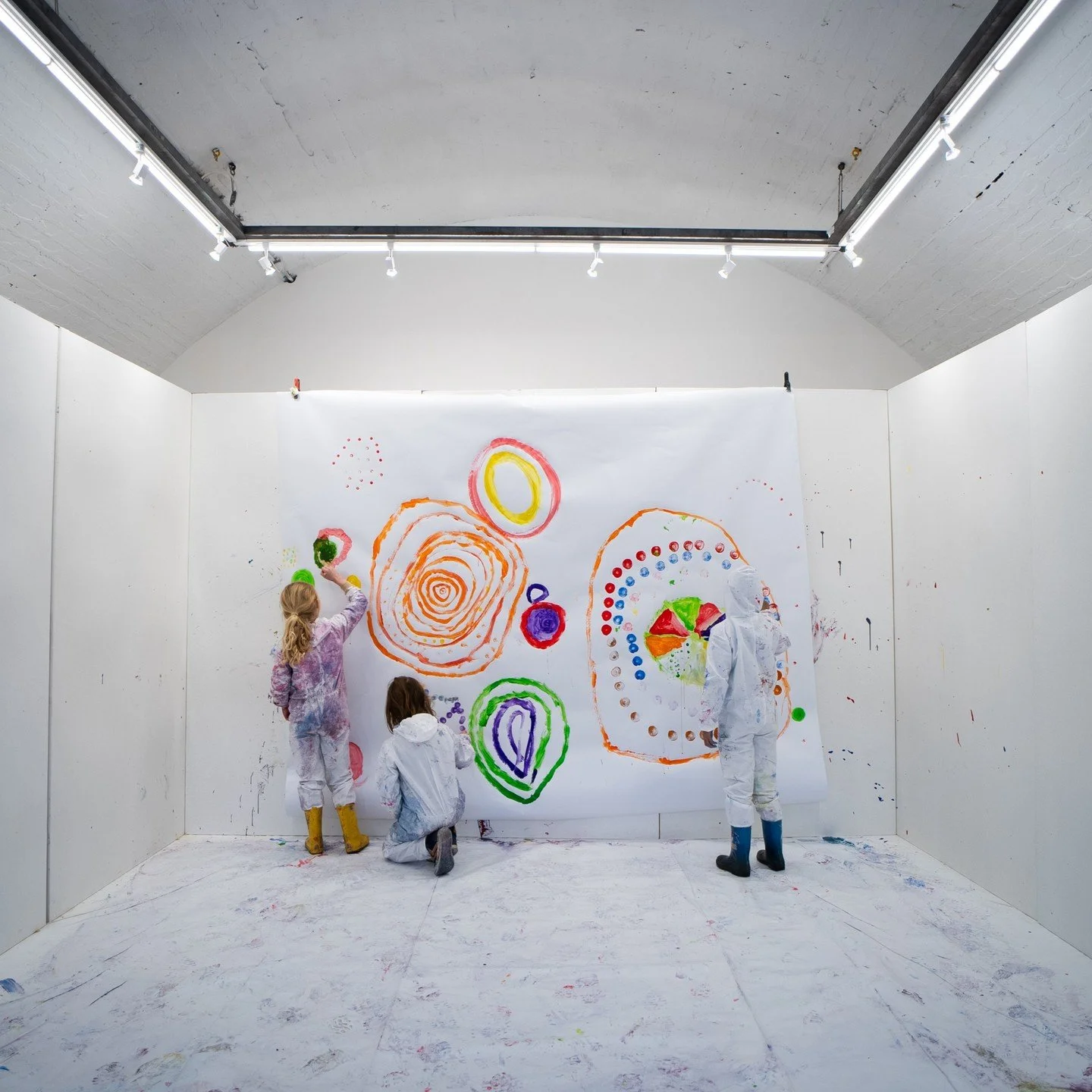 Now booking taster sessions in New Cross. Rebel Art Class is a brand new art experience for kids 5-12 that lets them think BIG &ndash; big canvases, big mess, big ambition. #thingstodoinlondonwithkids #londonkids #southlondon