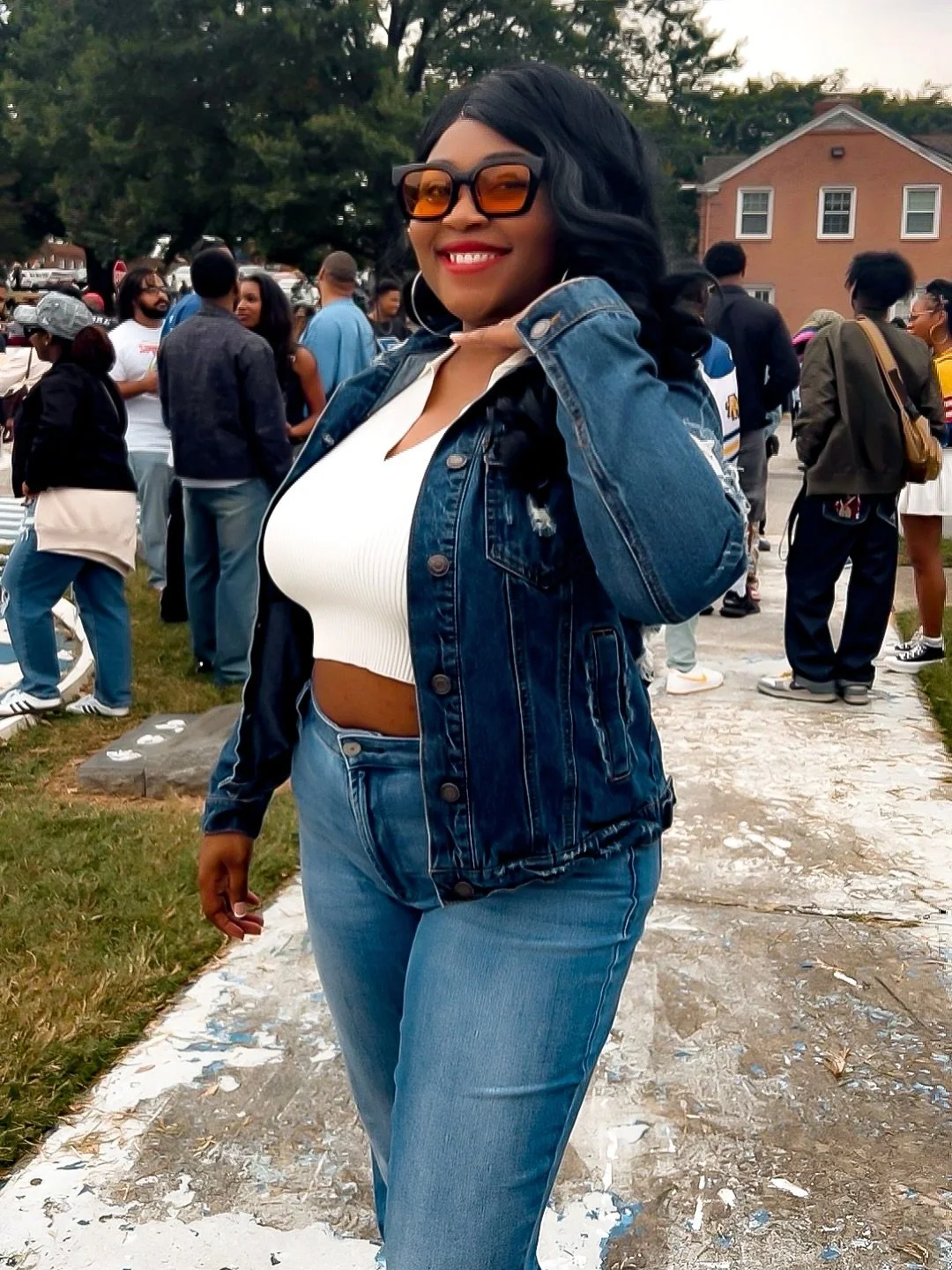 An Unforgettable GHOE 💙💛✨
⚜️Step show w/ Sissy + Hubby 
⚜️Met @timshropcomedy | so cool + kind in person
⚜️Hubby celebrated his 10 yr Sigmaversary 
⚜️Auntie fed us GOOD at the tailgate 🍛
⚜️Plot pics w/ my extended fam + friends 🤍
⚜️My 1st GHOE as
