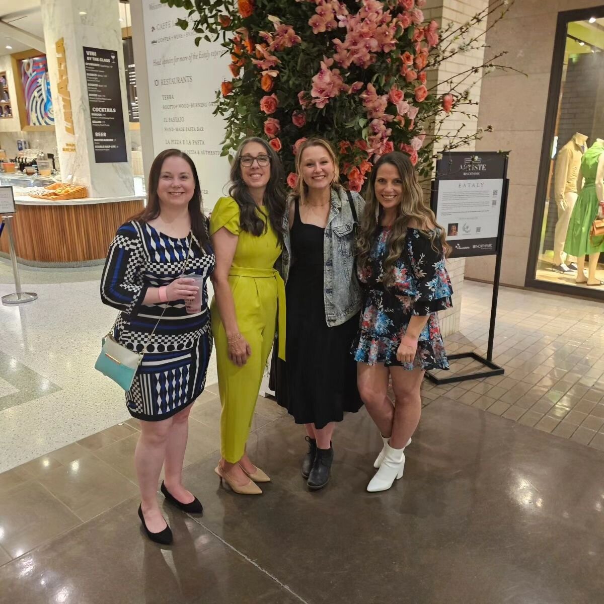 I had an amazing night with the team from FleuraMetz at the Fleurs de Villes Artiste reception.  This was the first time this world-renowned floral exhibition was held in Texas and it was amazing ❤️👏🌷

@fleurametzdallas
@fleursdevilles