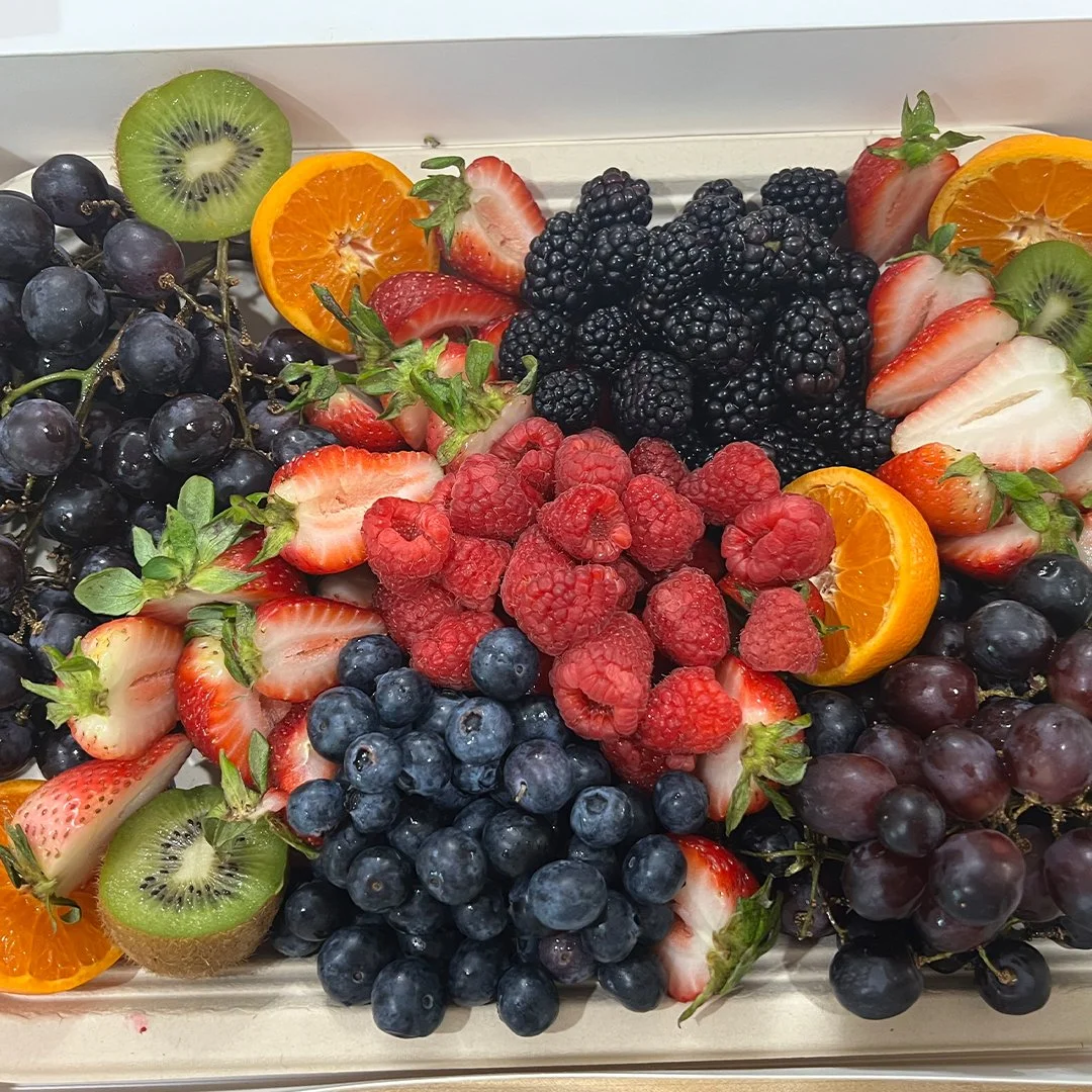 Geist-Charcuterie-Willow-Boat-Box-Fruit-2.jpg