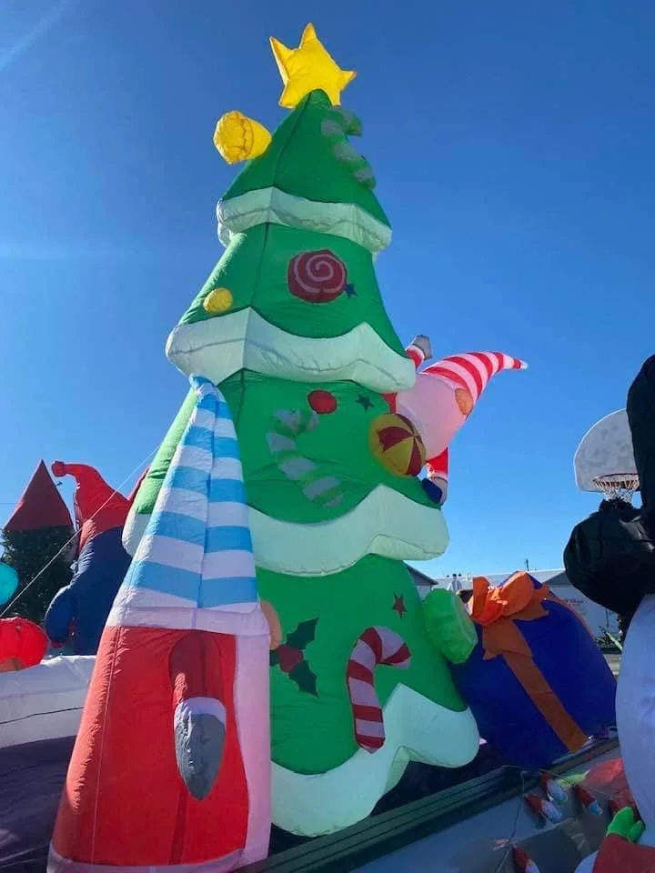 2-2022-Christmas-parade.jpg