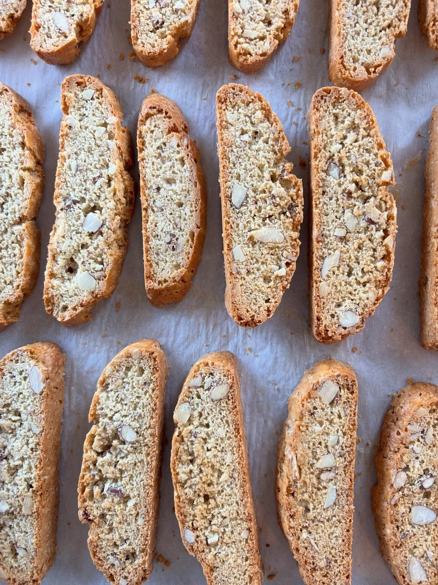 New item alert! 

Fermented, organic grain, sourdough biscotti - perfect for dunking in those cups of tea, coffee and coco that are keeping us warm as the temps drop. 

Be on the lookout for biscotti @owlturtle next week, @hideawaymaine on 12/3 and @
