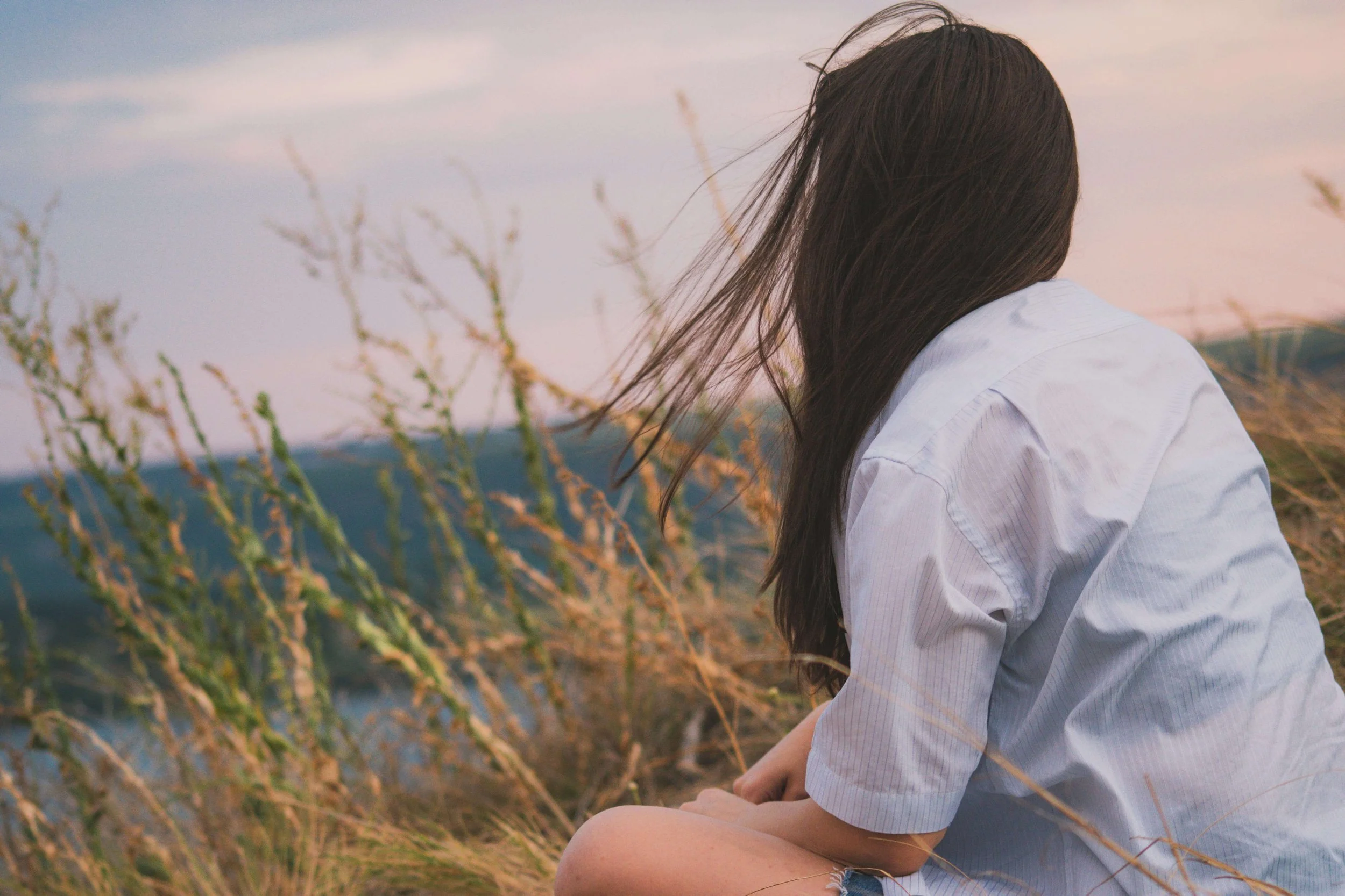 Finding Peace With Estranged Moms on Mother’s Day: Childhood Trauma Therapy in Falls Church, VA for Emotional Closure