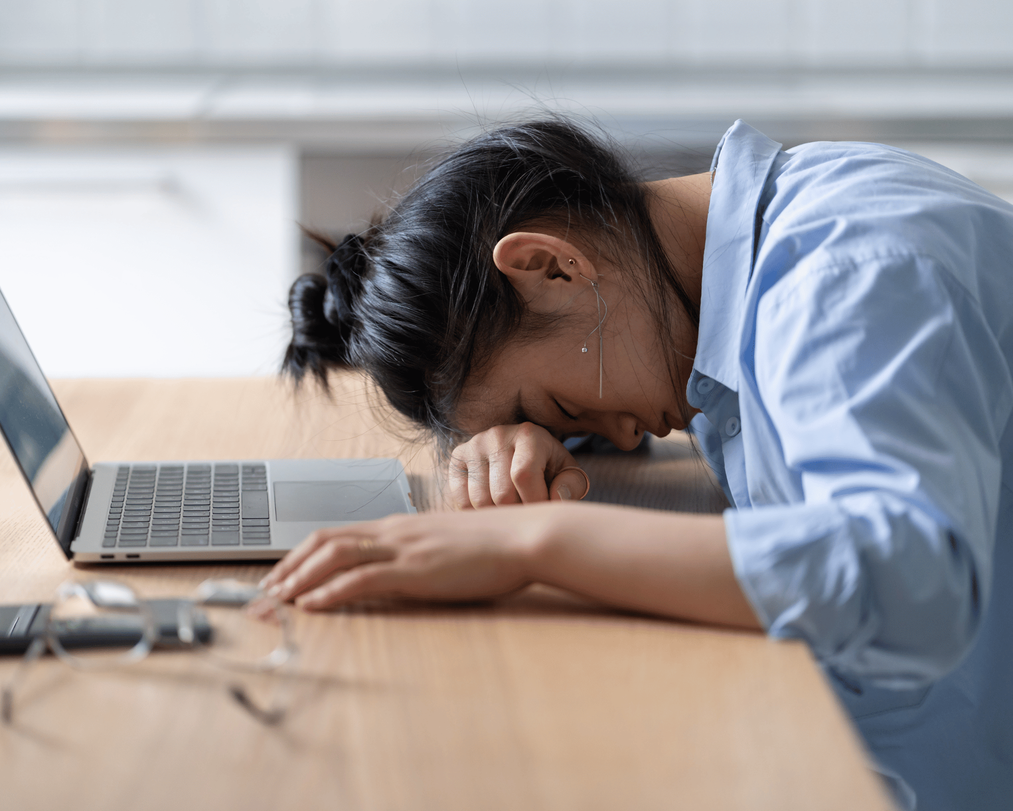 Image of burnt out woman to show link between parentification & hyper-independence and healing power of parentification trauma therapy in Colchester, CT & VA