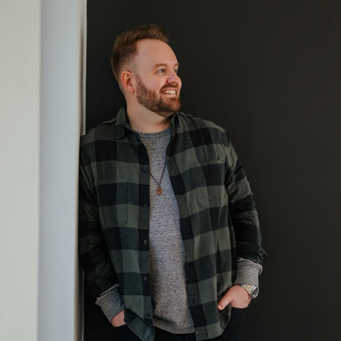 Hello 👋🏼 My name is Michael Child and I’m the owner/operator of @forwardfilmco. I am a music producer-turned-fimmaker. After over a decade working in music, I turned my sights on creating moving video and photography for brands. Throughout my
