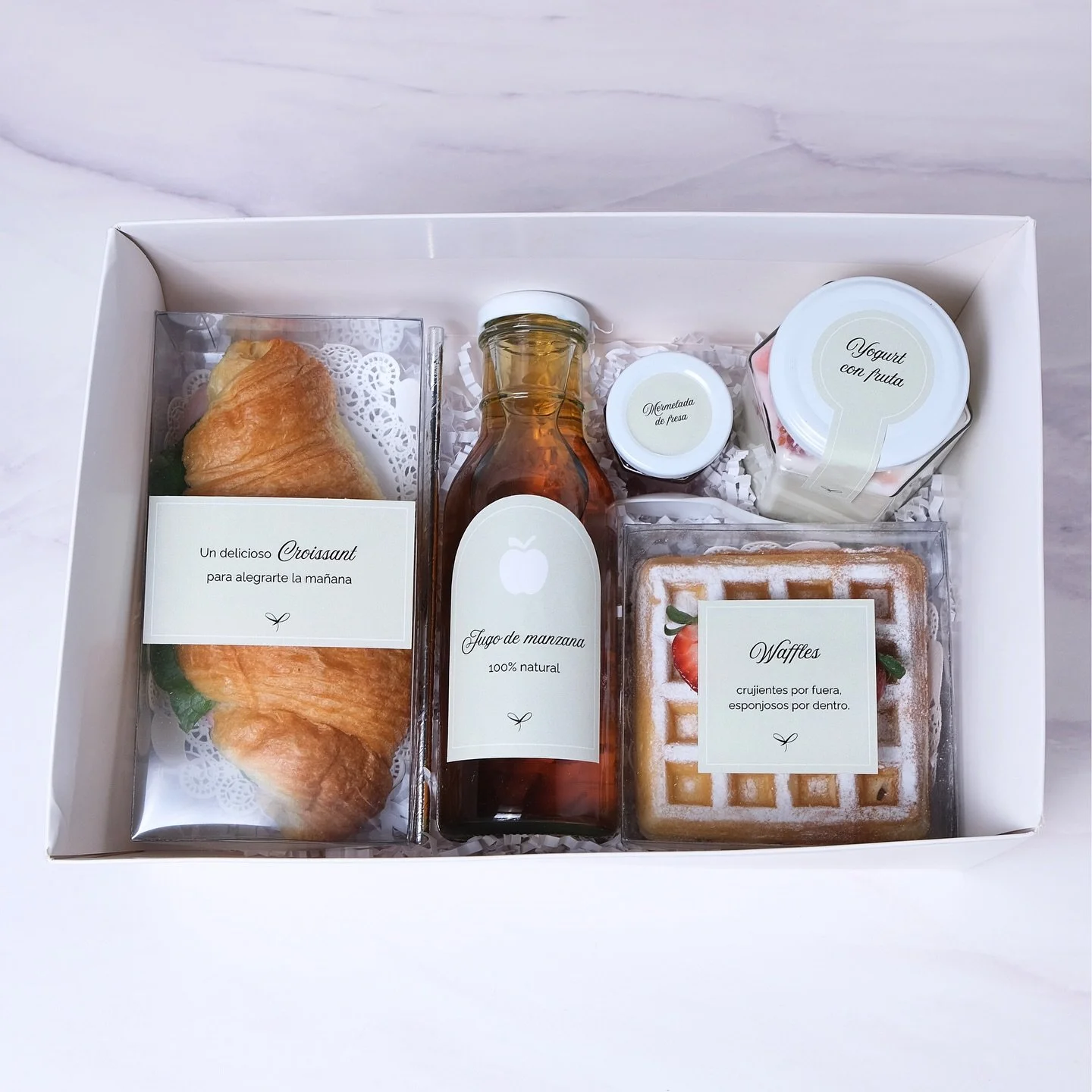 Cada ma&ntilde;ana es una oportunidad para celebrar la vida. Nuestros desayunos combinan ingredientes frescos, colores armoniosos y una presentaci&oacute;n encantadora. ☀️

▫️Visita nuestra tienda en l&iacute;nea o escr&iacute;benos por WhatsApp y co