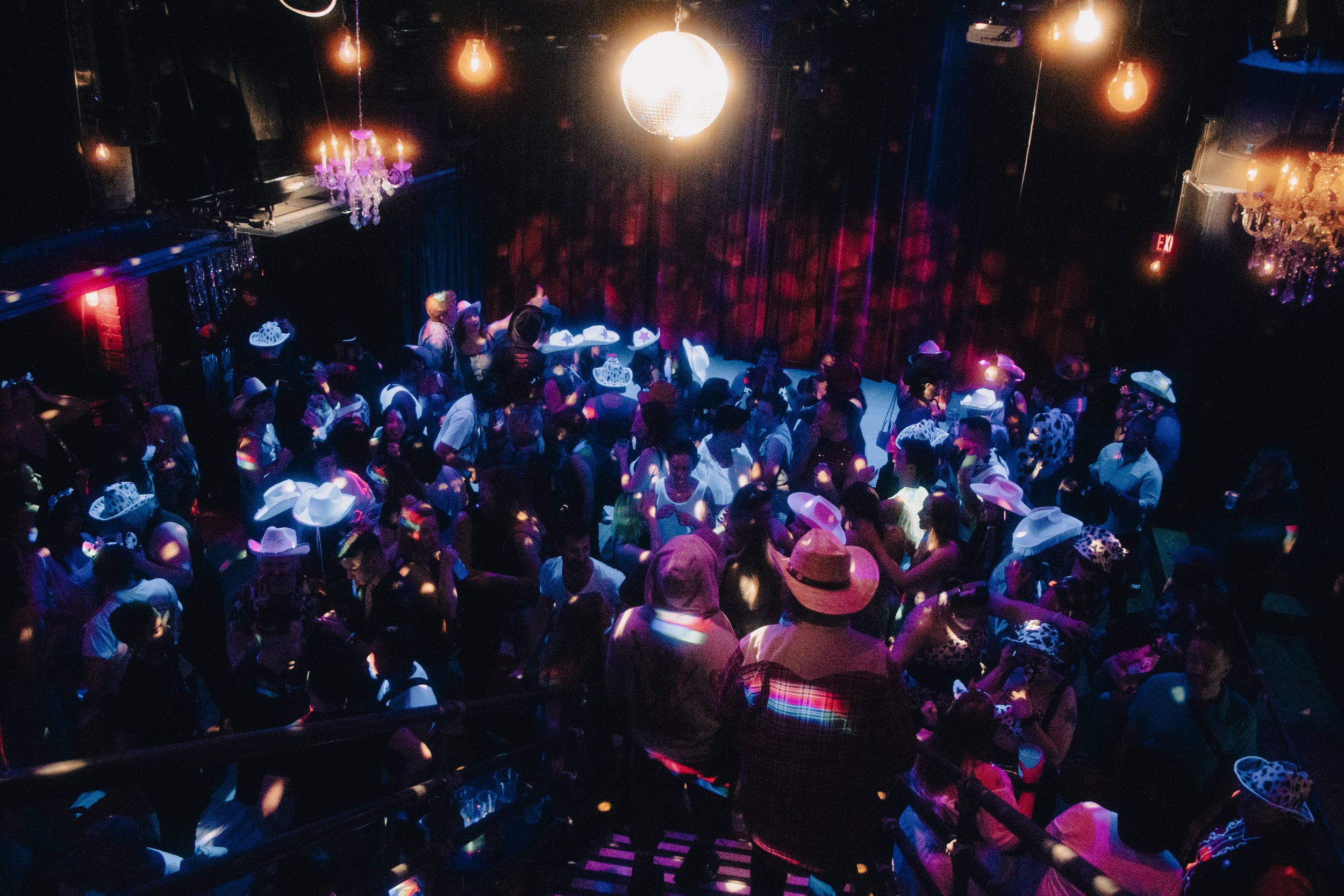Discow @ Buddies - Photog- Victoria McEwan @vic_shmik - 076.jpg