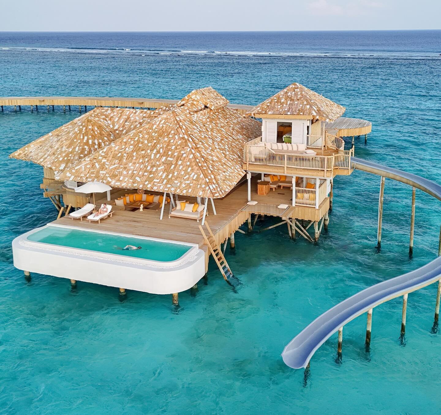 After 30 years in the making, @discoversoneva debuts Soneva Secret! 

This resort is the first in the Haa Dhaalu Atoll. It features 14 overwater and island villas, including the Maldives&rsquo; only floating villa🌊

Looking for a personalized stay? 