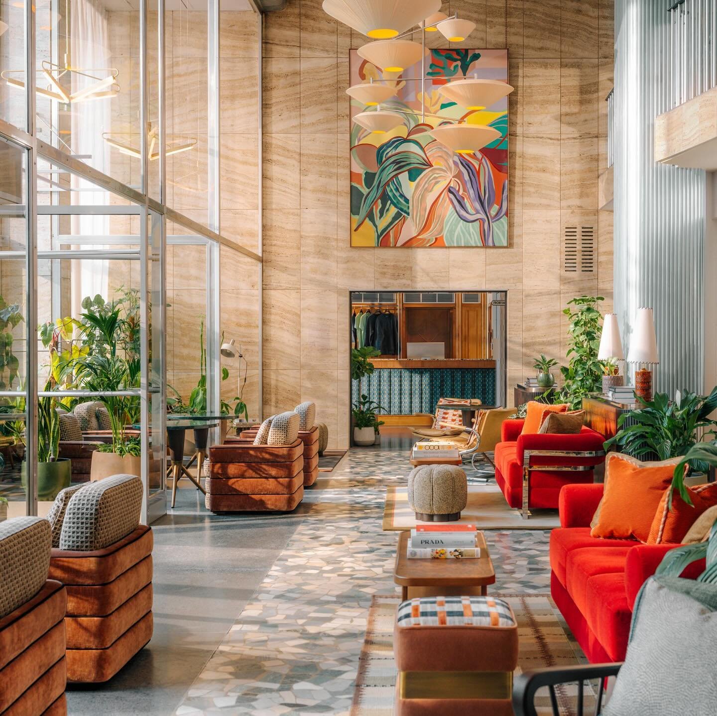 Introducing @thehoxtonhotel Vienna&hellip;☀ 

The new property features 196 rooms, a guests-only rooftop pool, Cuban-inspired rooftop bar @cayococo.vienna , French-meets-NYC all-day bistro @bouvier_vienna and @salonparadise_vienna a basement speakeas