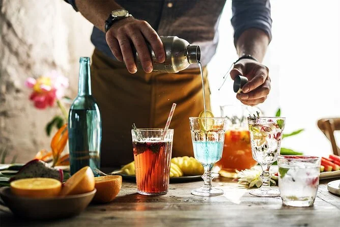 COCKTAIL MAKING CLASS