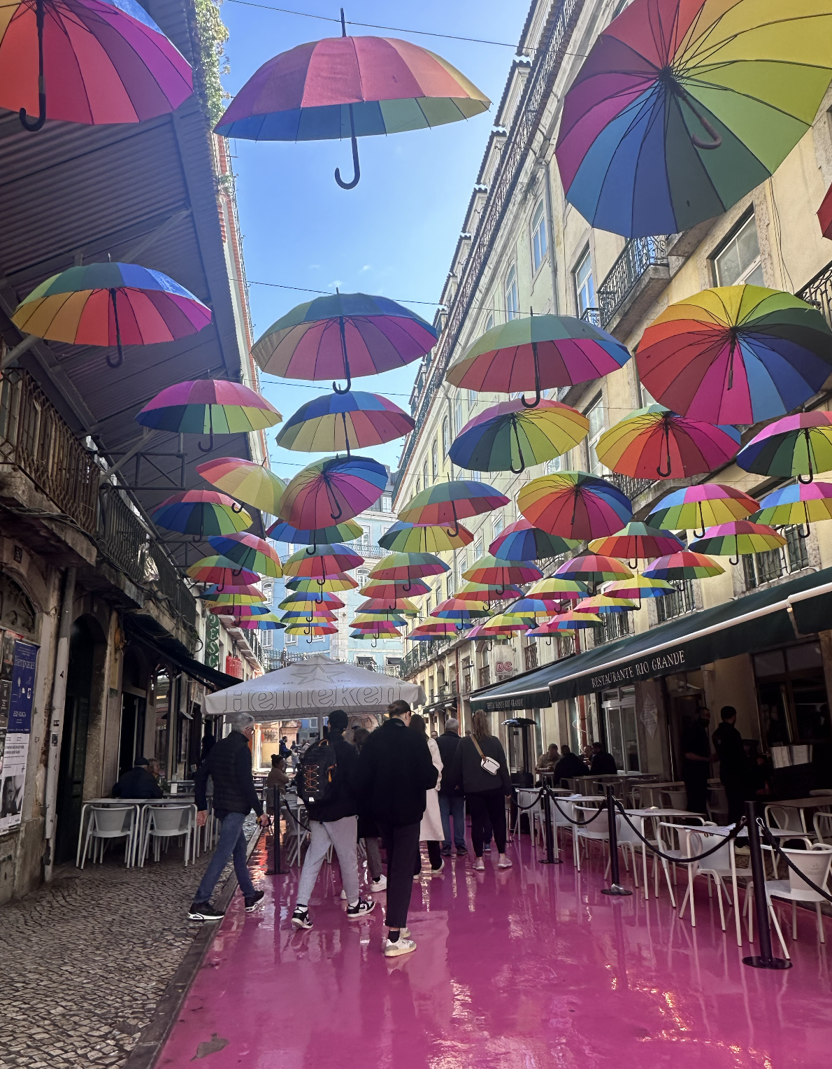 RUA NOVA DO CARVALHO (PINK STREET)