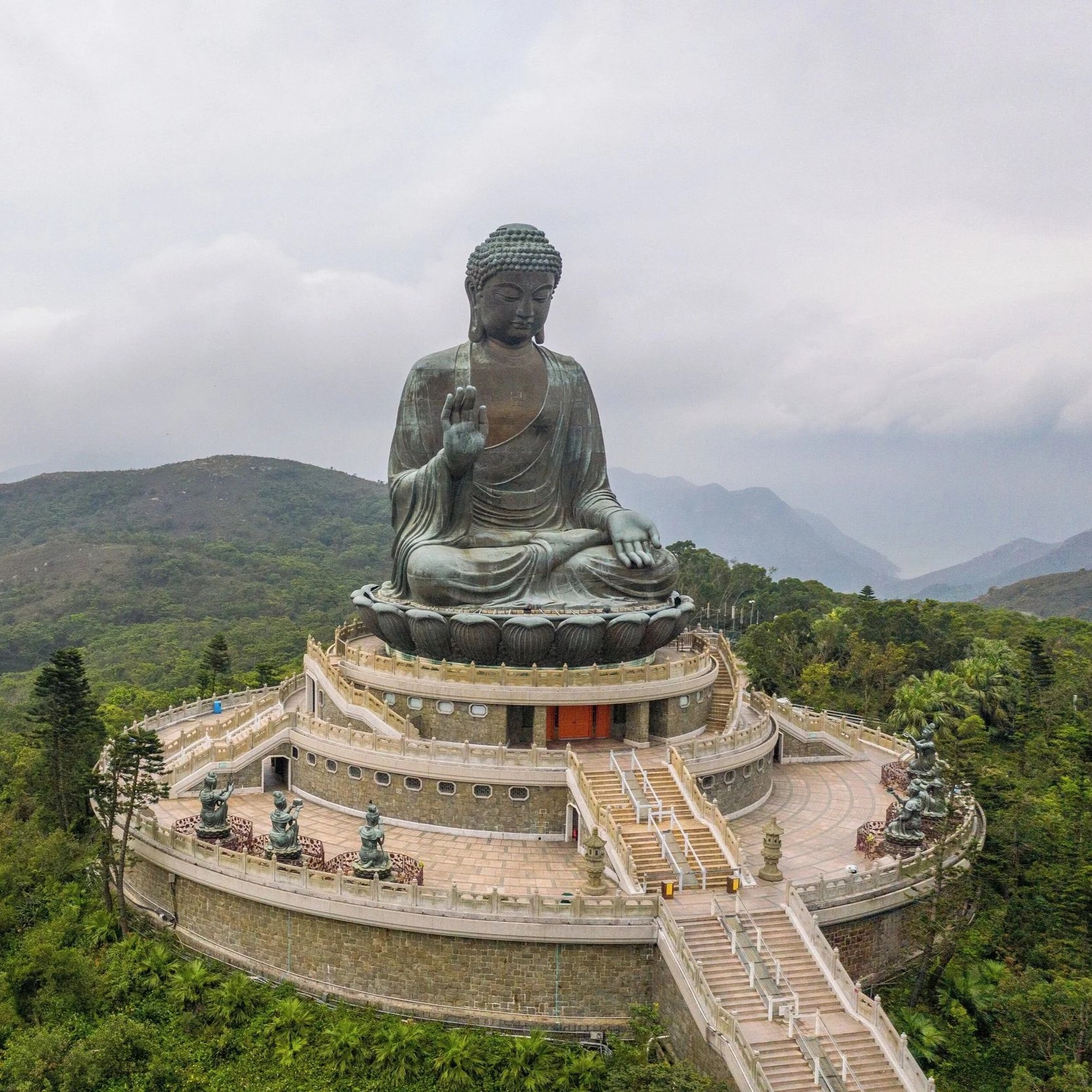 Tian Tan Buddha