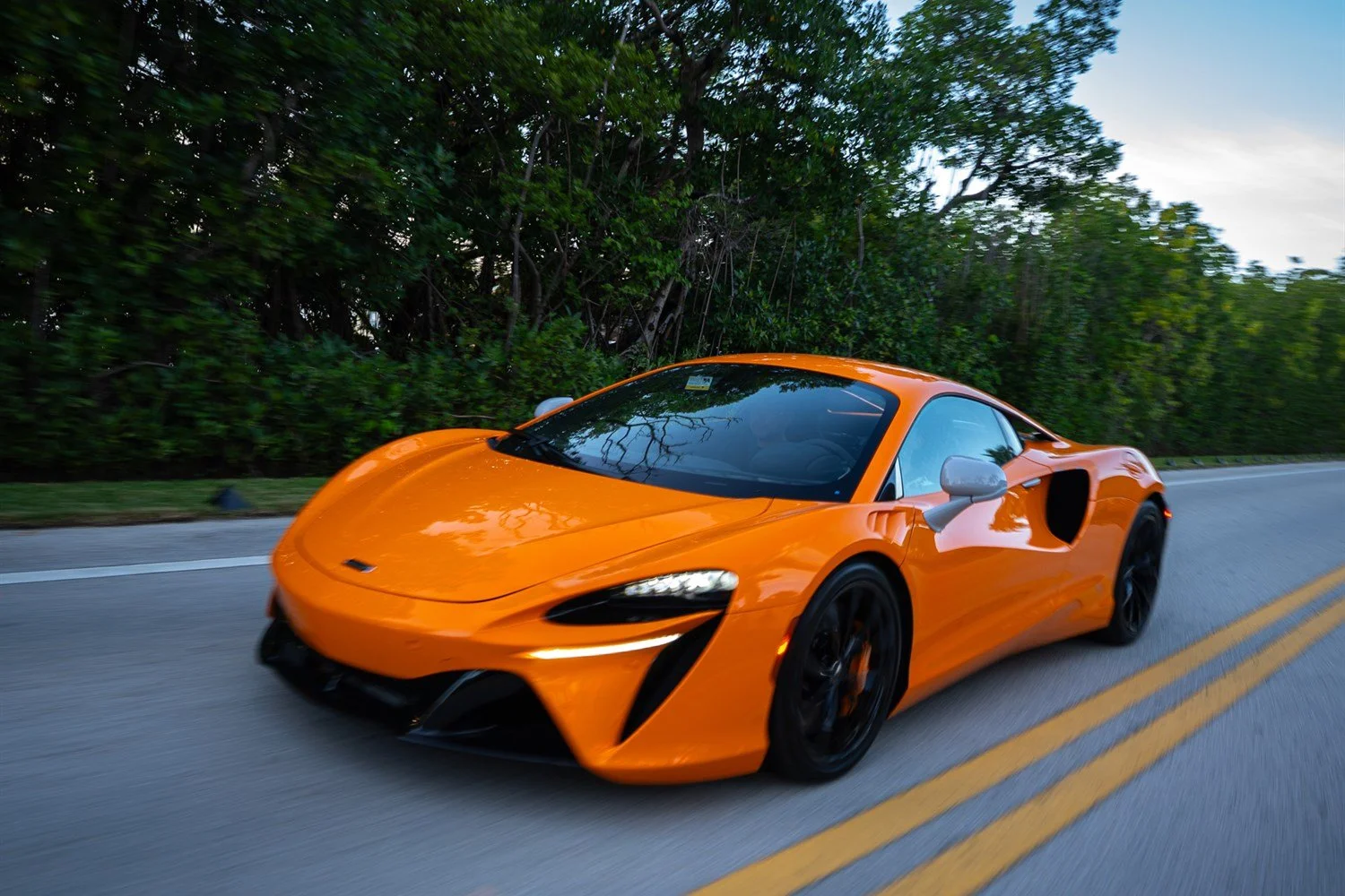 12 - mclaren-720s-front-three-quarter-motion-nature.jpg